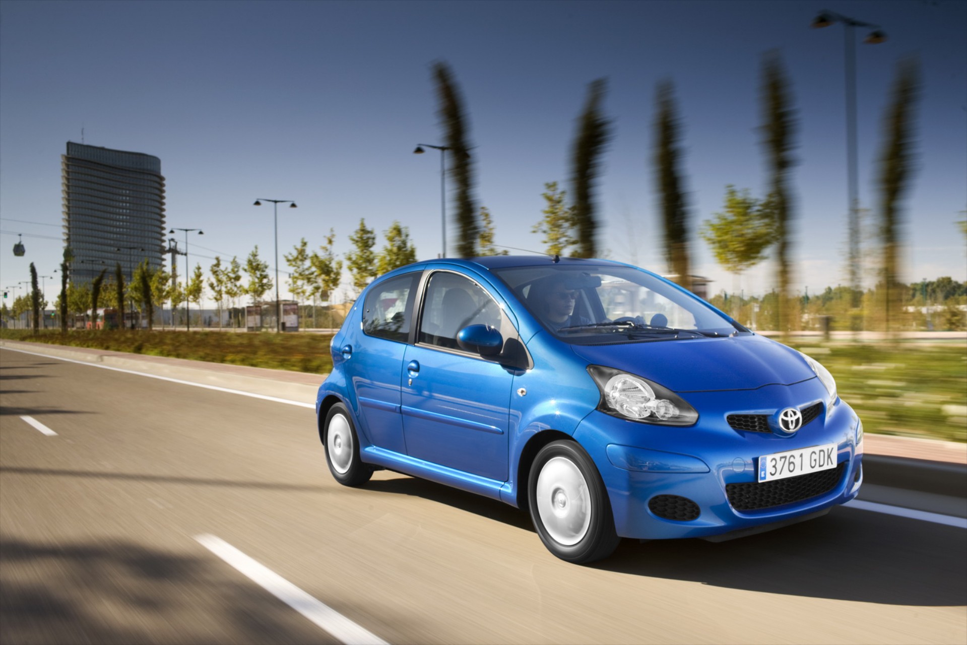 <br />
<b>Notice</b>:  Undefined property: stdClass::$title in <b>/home/www3gocar/public_html/templates/t2024/ice_c/9a1326b63621589c2d0ae49576f7df8a09573c42_0.file.box.featured.tpl.php</b> on line <b>89</b><br />
