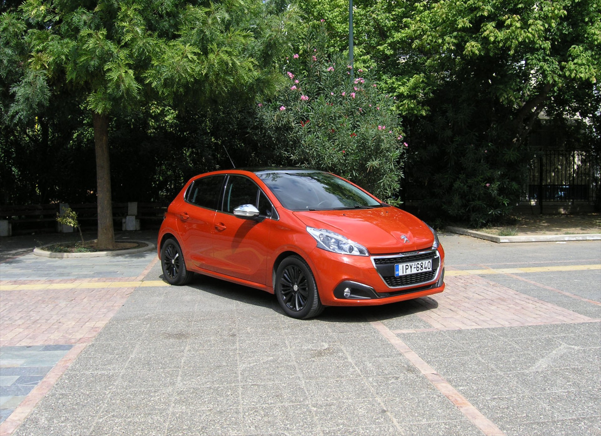 ΔΟΚΙΜΗ: Peugeot 208 1.2 PureTech 110 EAT6