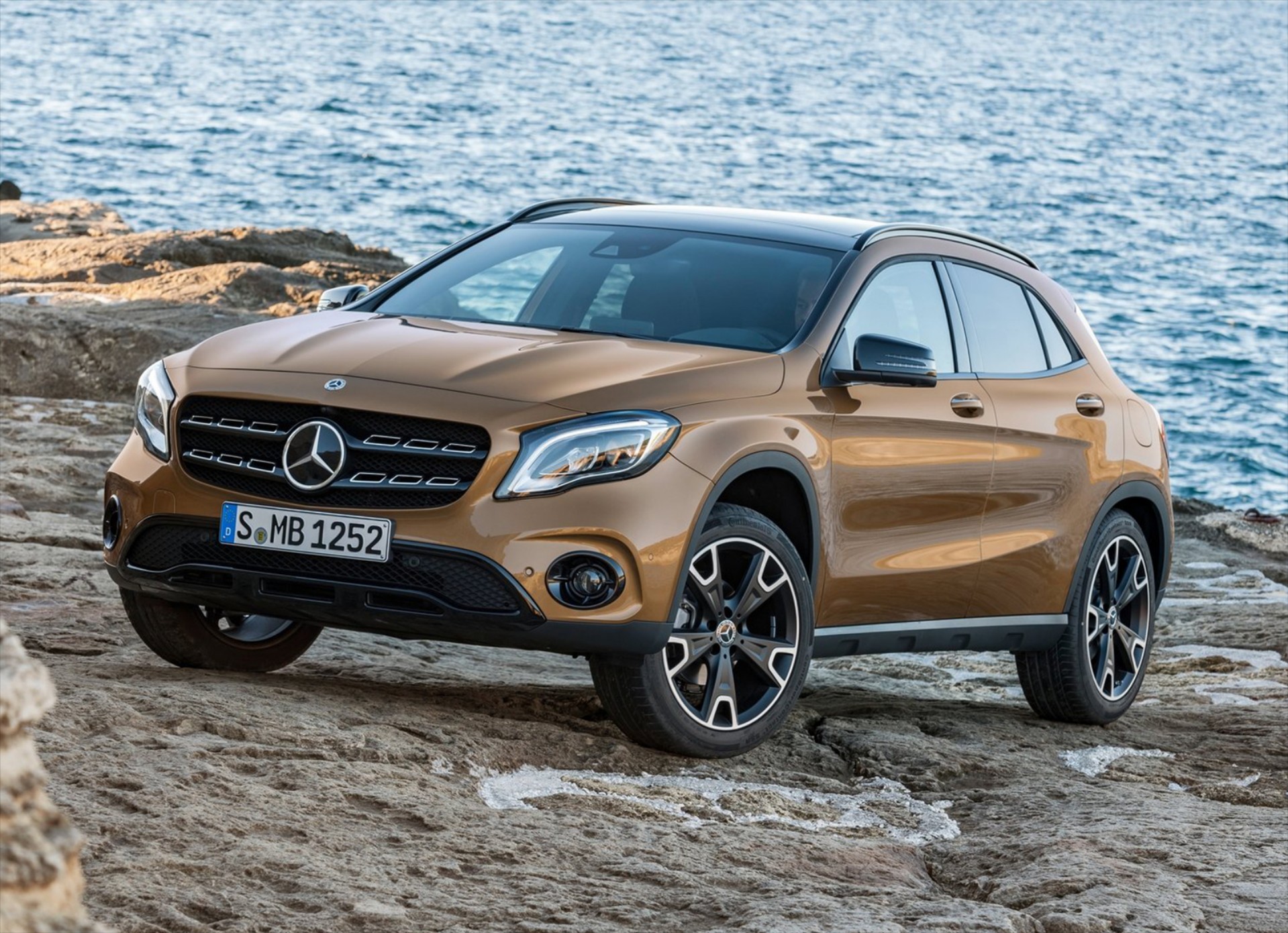 Αποκαλύφθηκε η Mercedes-Benz GLA facelift