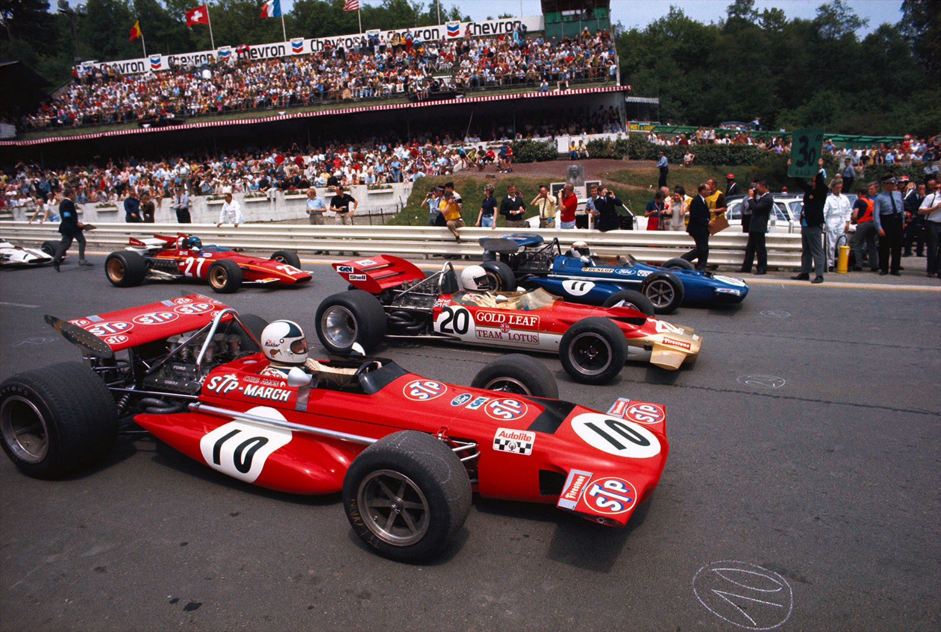 March 701: Γρήγορη επιτυχία