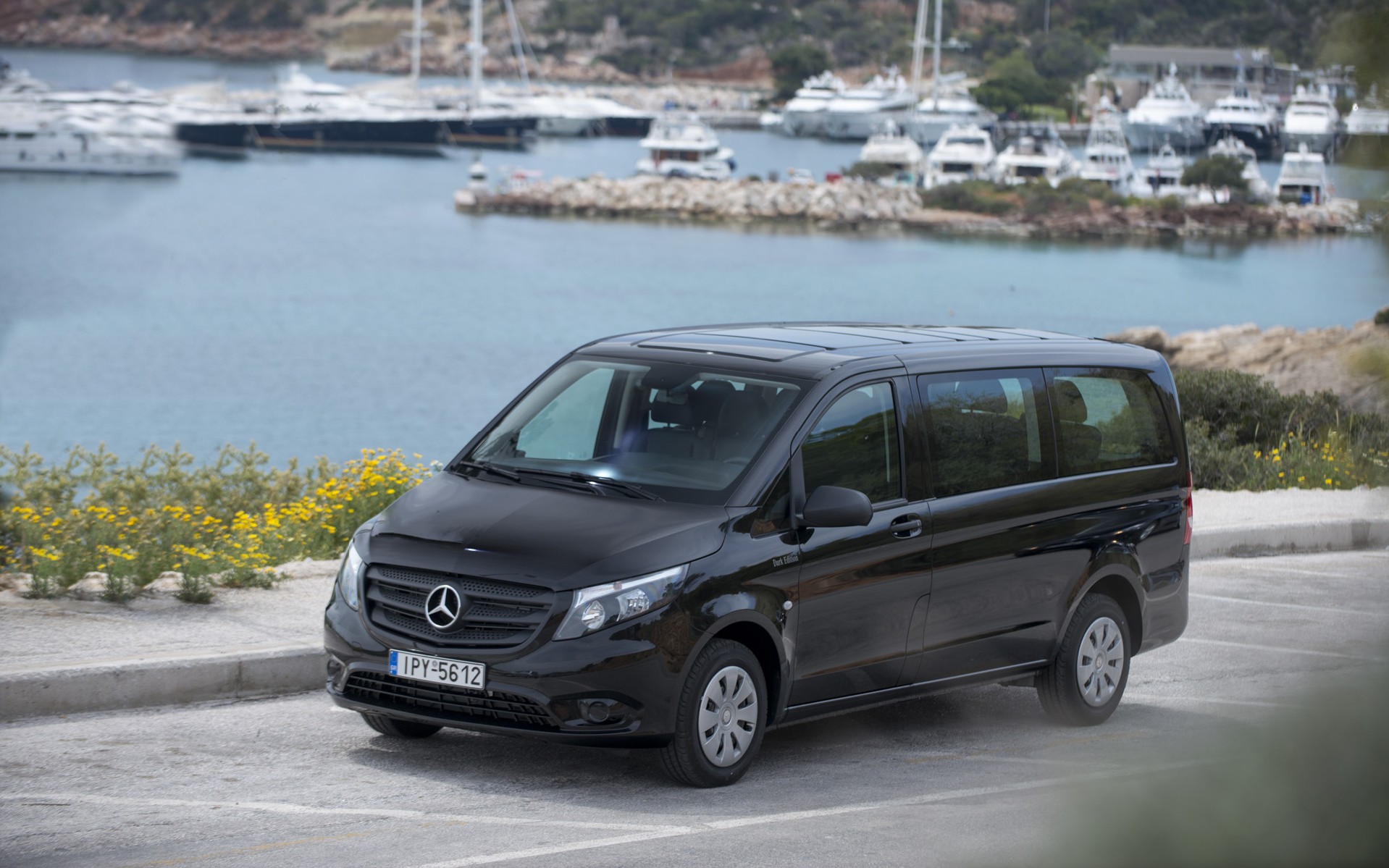 Νέο Mercedes-Benz Vito Tourer Dark Edition