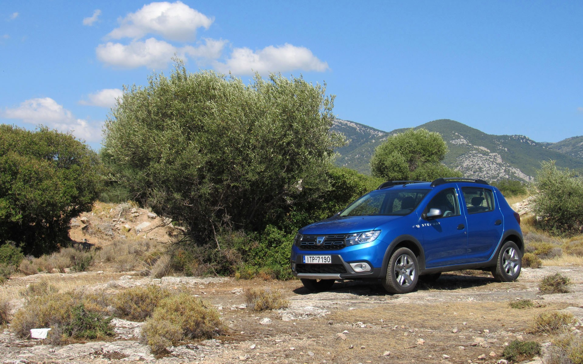 <br />
<b>Notice</b>: Undefined property: stdClass::$title in <b>/home/www3gocar/public_html/templates/t2024/ice_c/9a1326b63621589c2d0ae49576f7df8a09573c42_0.file.box.featured.tpl.php</b> on line <b>89</b><br />