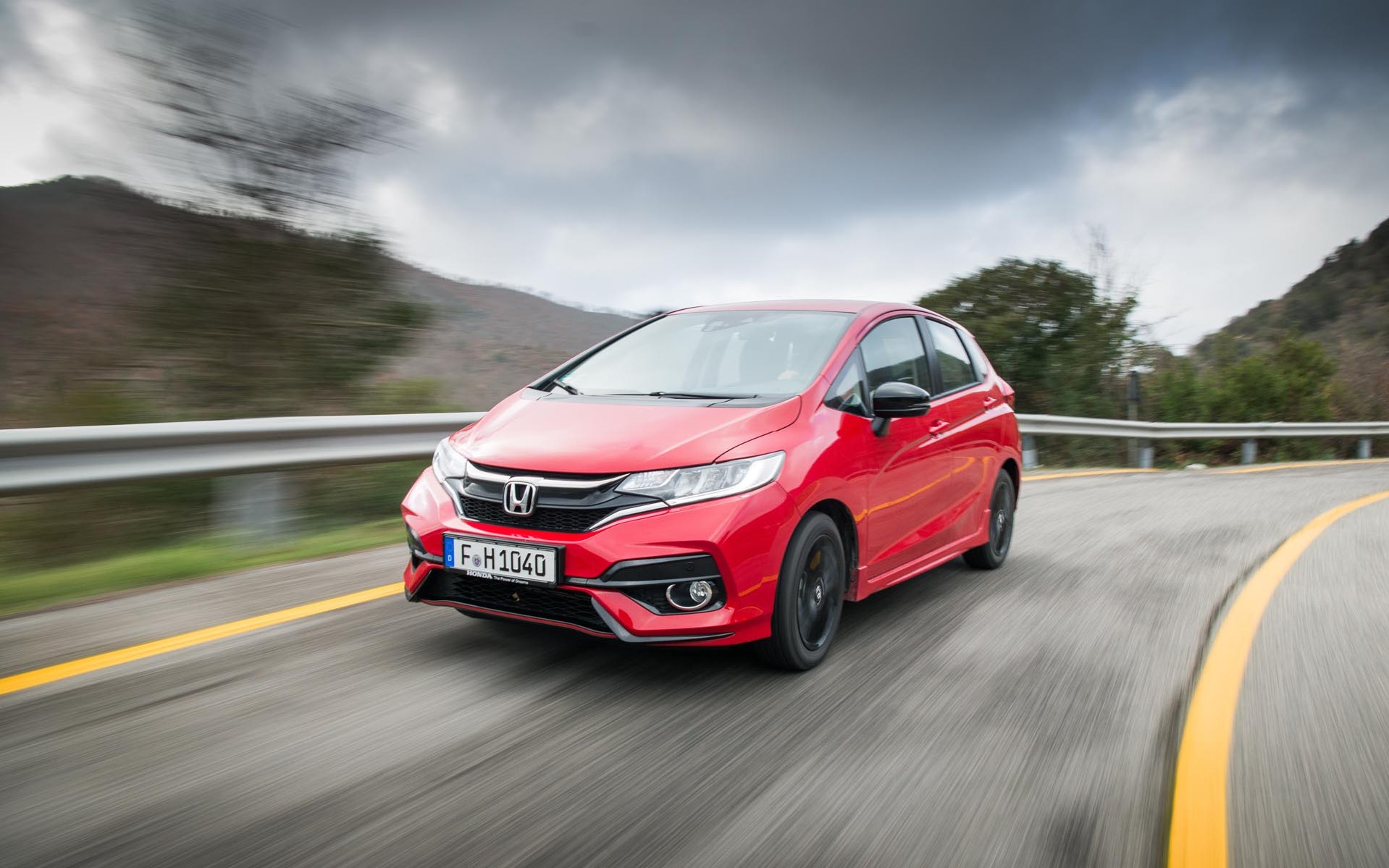 ΟΔΗΓΟΥΜΕ το νέο Honda Jazz 1.5 i-VTEC