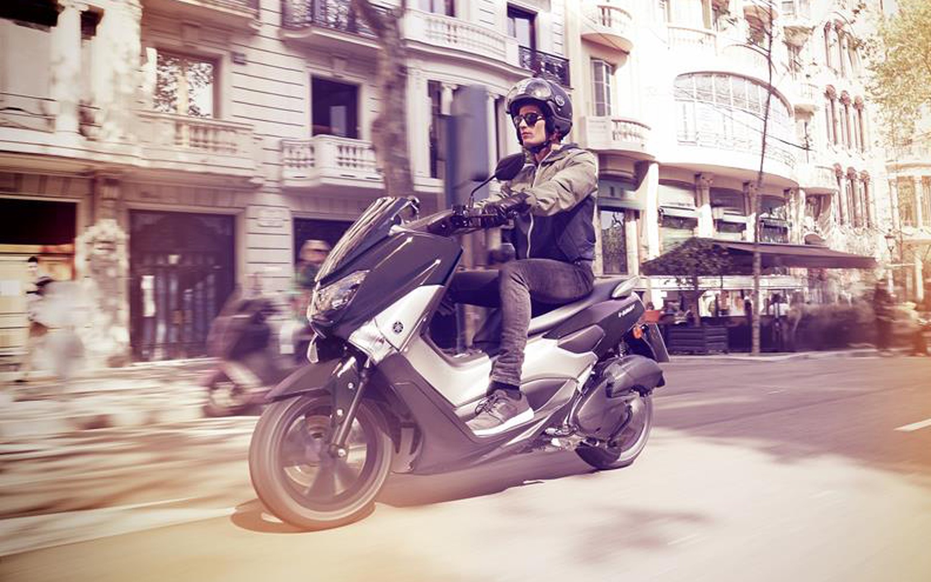 Yamaha NMAX με ΔΩΡΑ άνω των 400 ευρώ