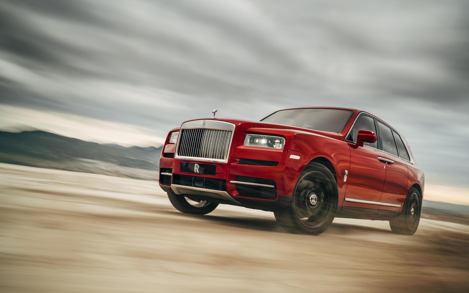Το απόλυτο SUV: Η Rolls-Royce Cullinan! (vid)