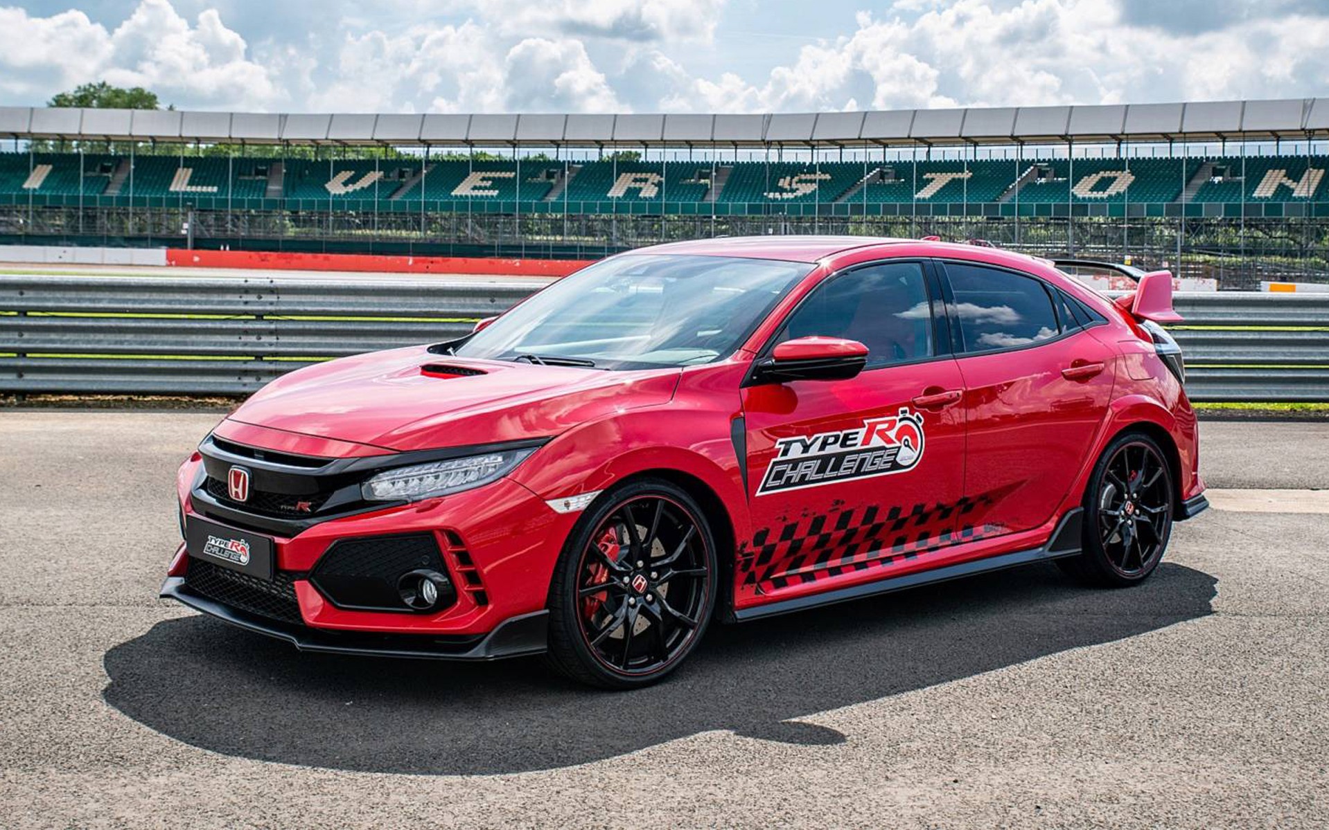 Συνεχίζει να «σπάει» ρεκόρ το Honda Civic Type R