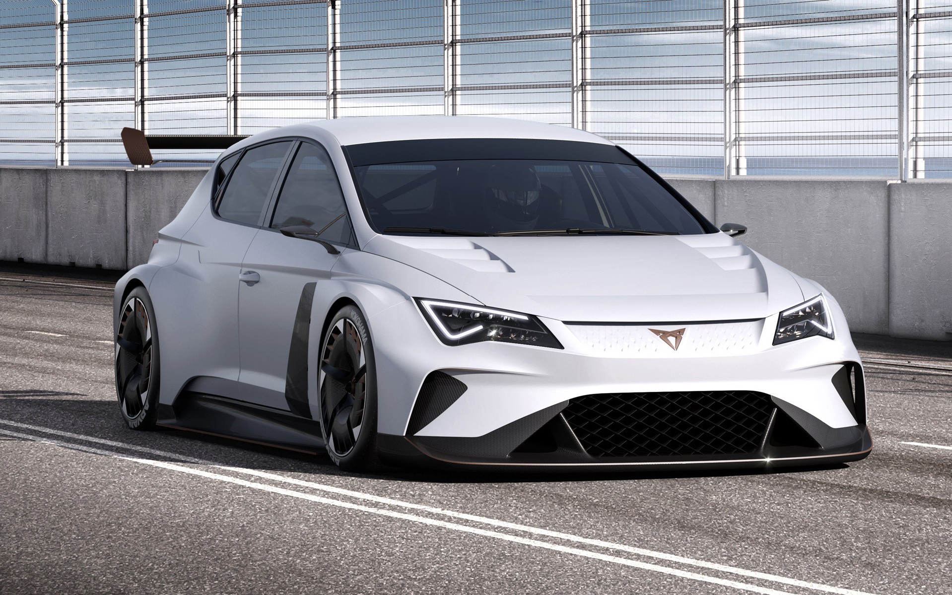 To CUPRA e-Racer πατάει πρώτη φορά πίστα