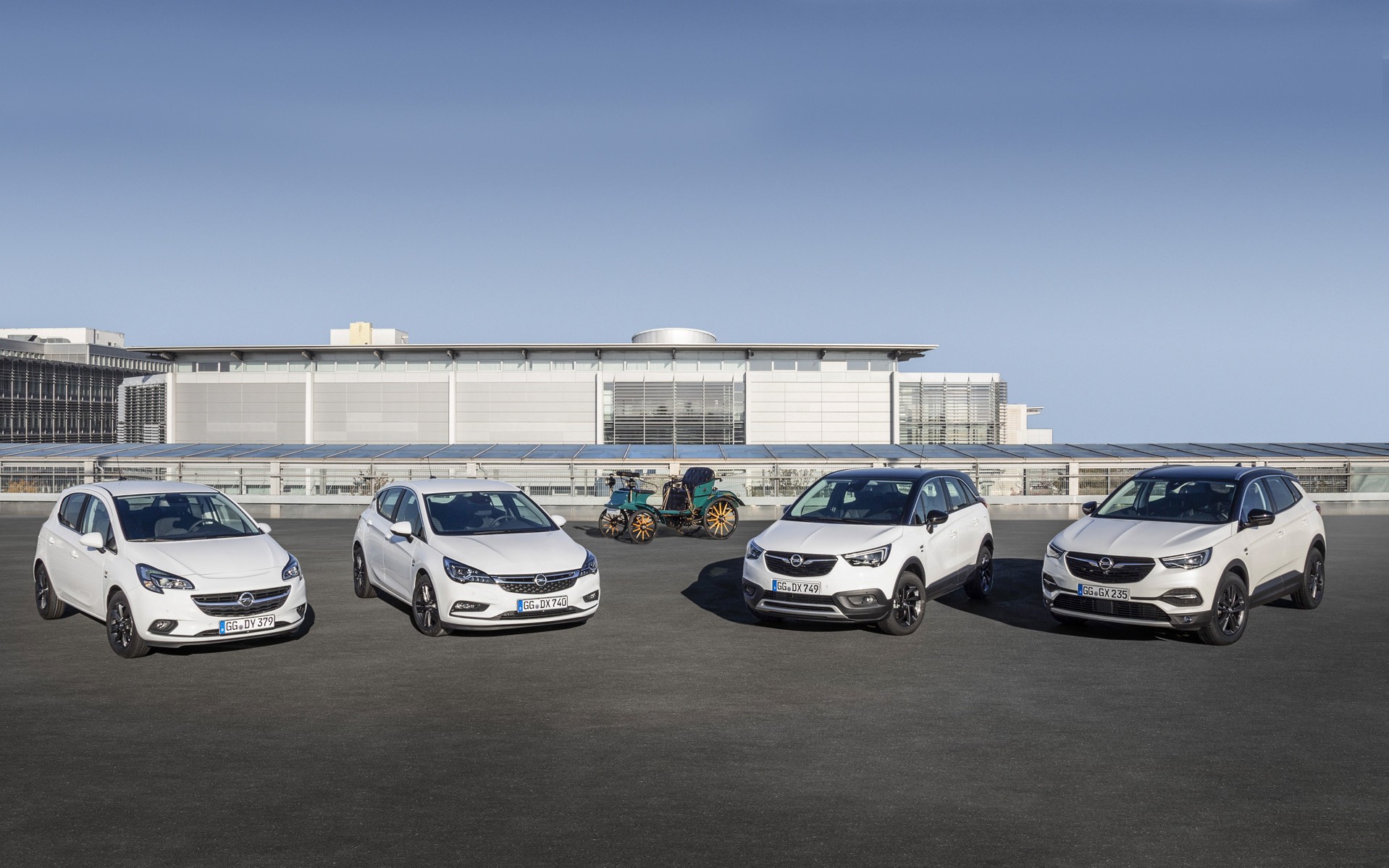 Η Opel γιορτάζει 120 χρόνια παραγωγής αυτοκινήτων με επετειακές εκδόσεις