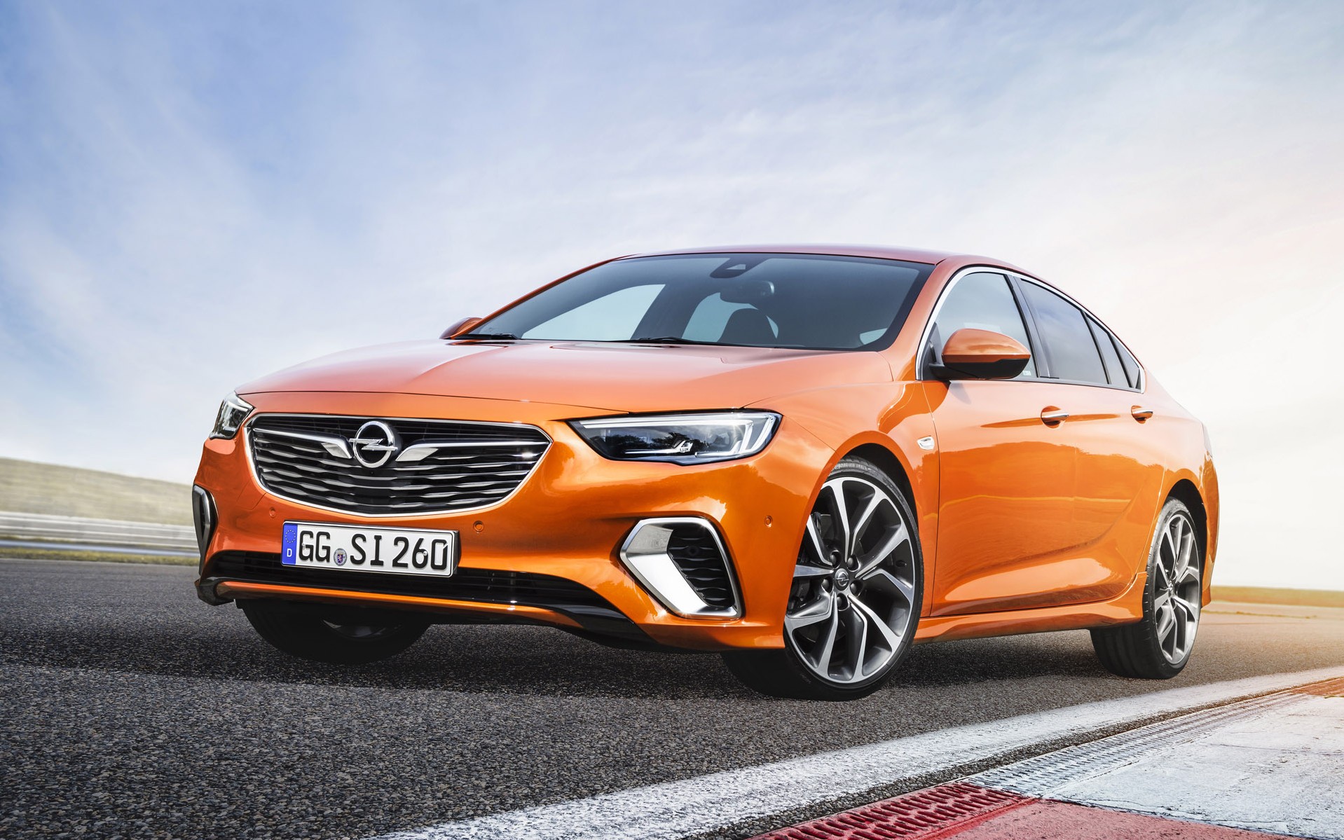 Το νέο σπορ κάθισμα για το Insignia GSi «παντρεύει» πλευρική στήριξη και άνεση 