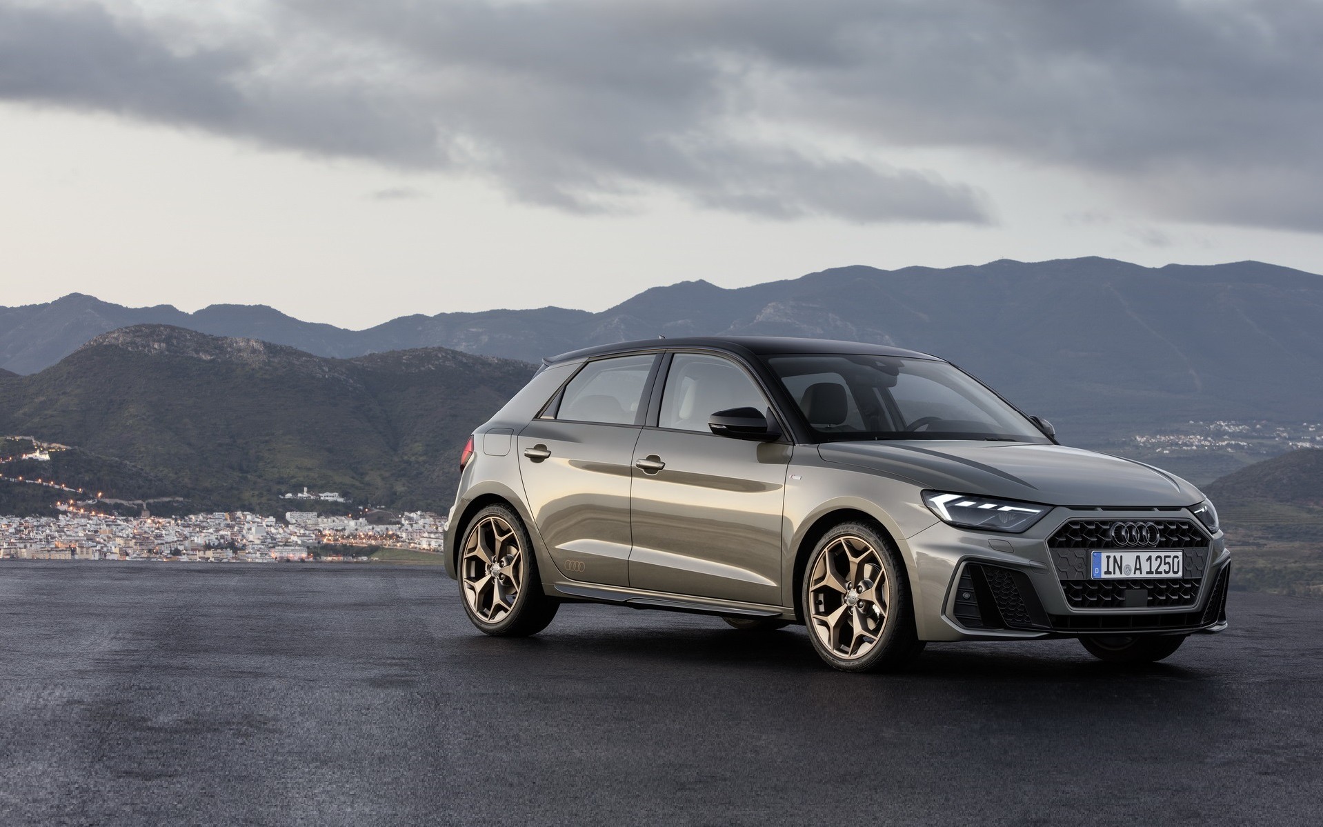 ΟΔΗΓΟΥΜΕ το νέο Audi A1 Sportback στην Ελλάδα