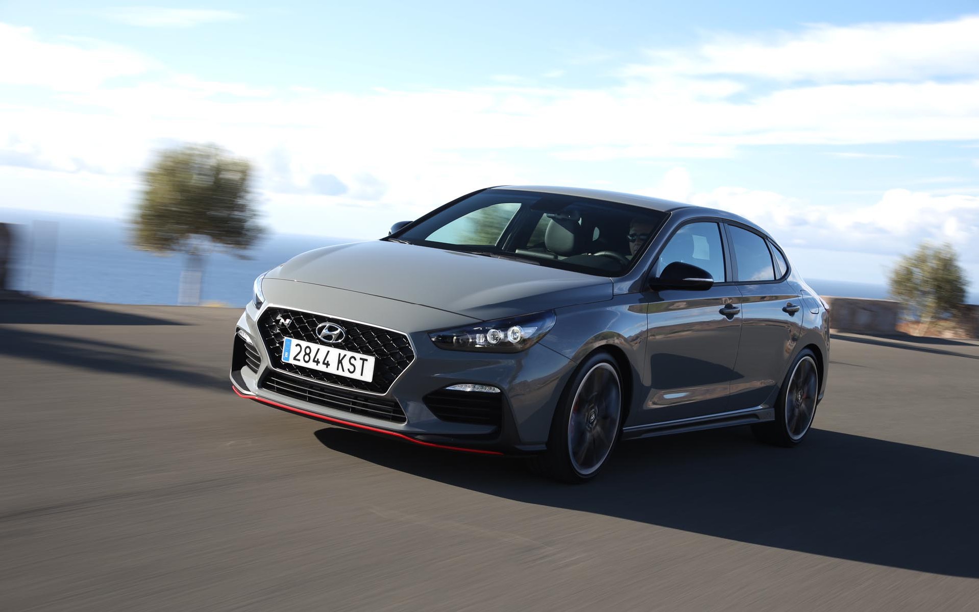 ΟΔΗΓΟΥΜΕ το Hyundai i30 Fastback N