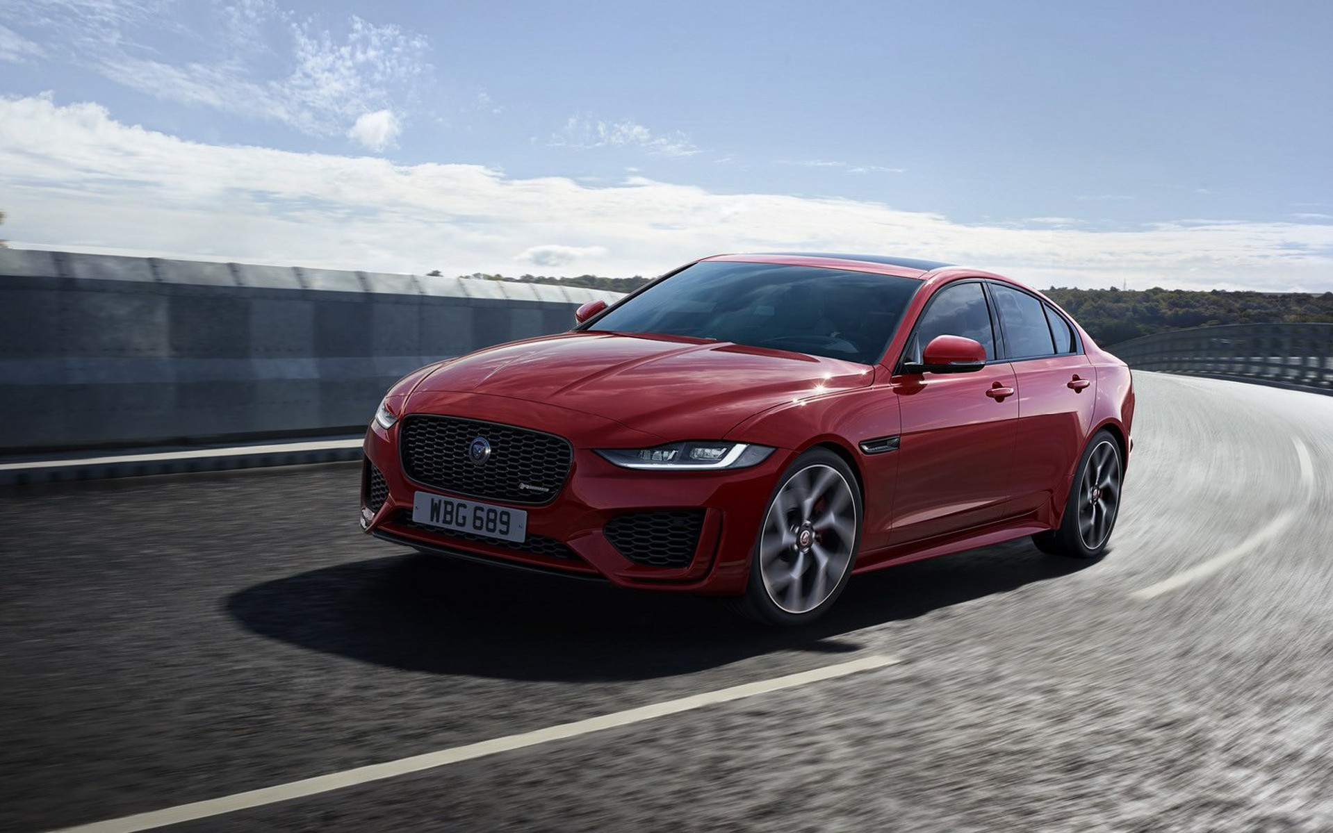 Ανανεώθηκε η Jaguar XE