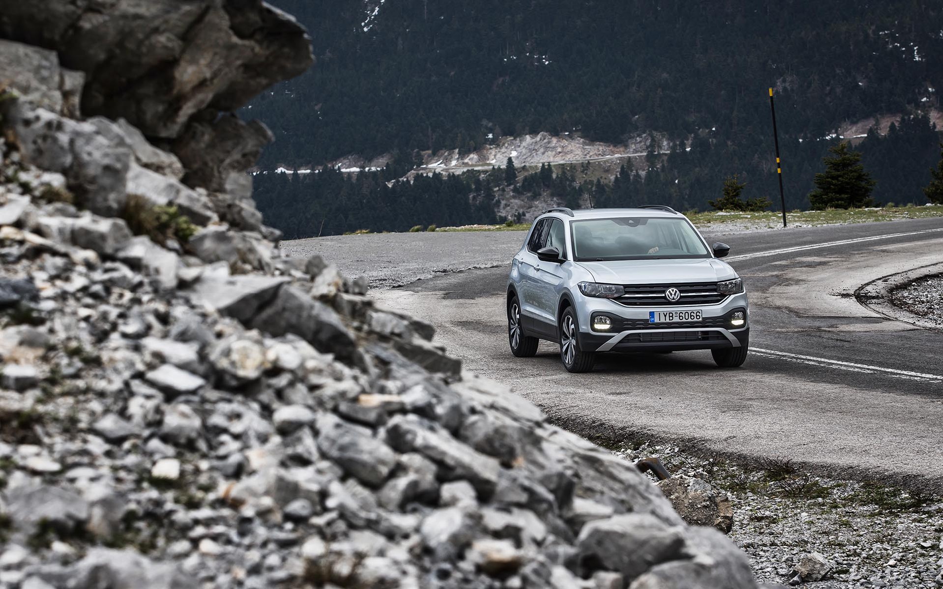 ΟΔΗΓΟΥΜΕ το νέο Volkswagen T-Cross στην Ελλάδα