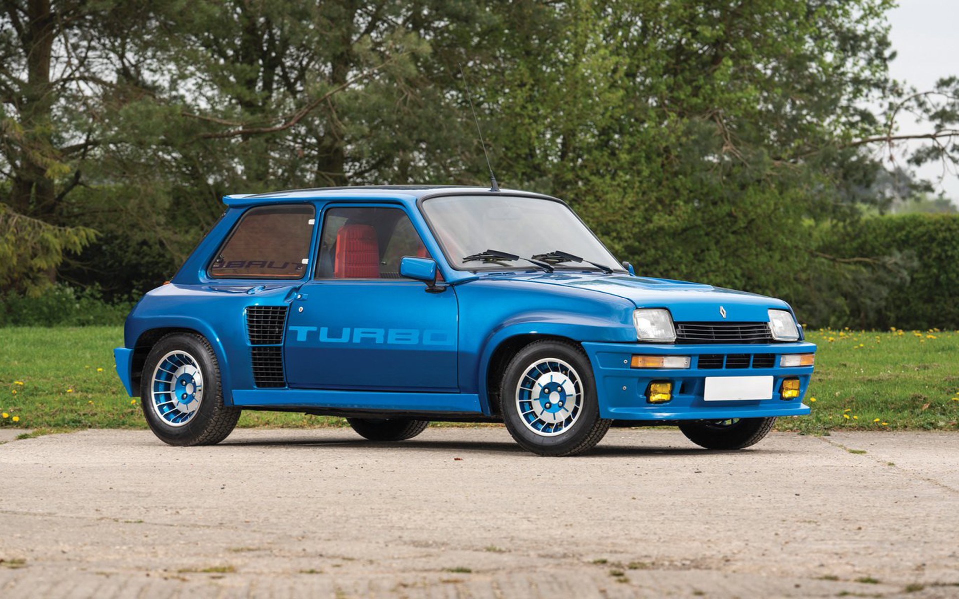 Αυτό το Renault 5 Turbo ή μια... νέα BMW 730d; 