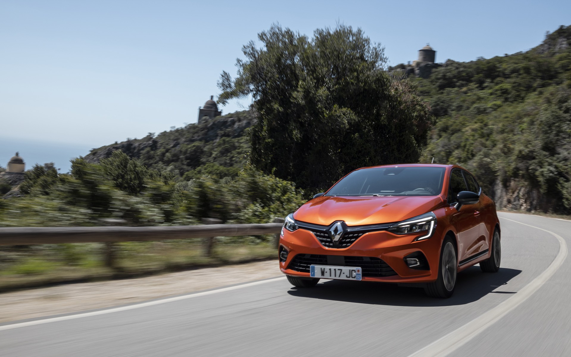 Οδηγούμε στην Πορτογαλία το νέο Renault Clio