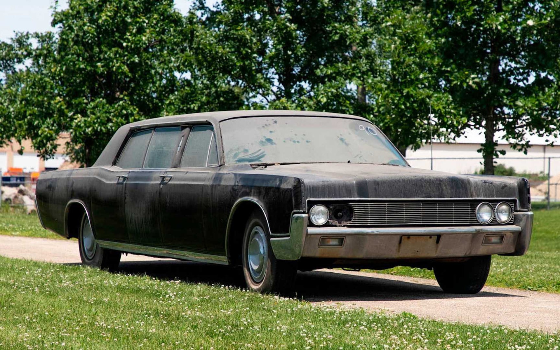 Δημοπρατήθηκε 