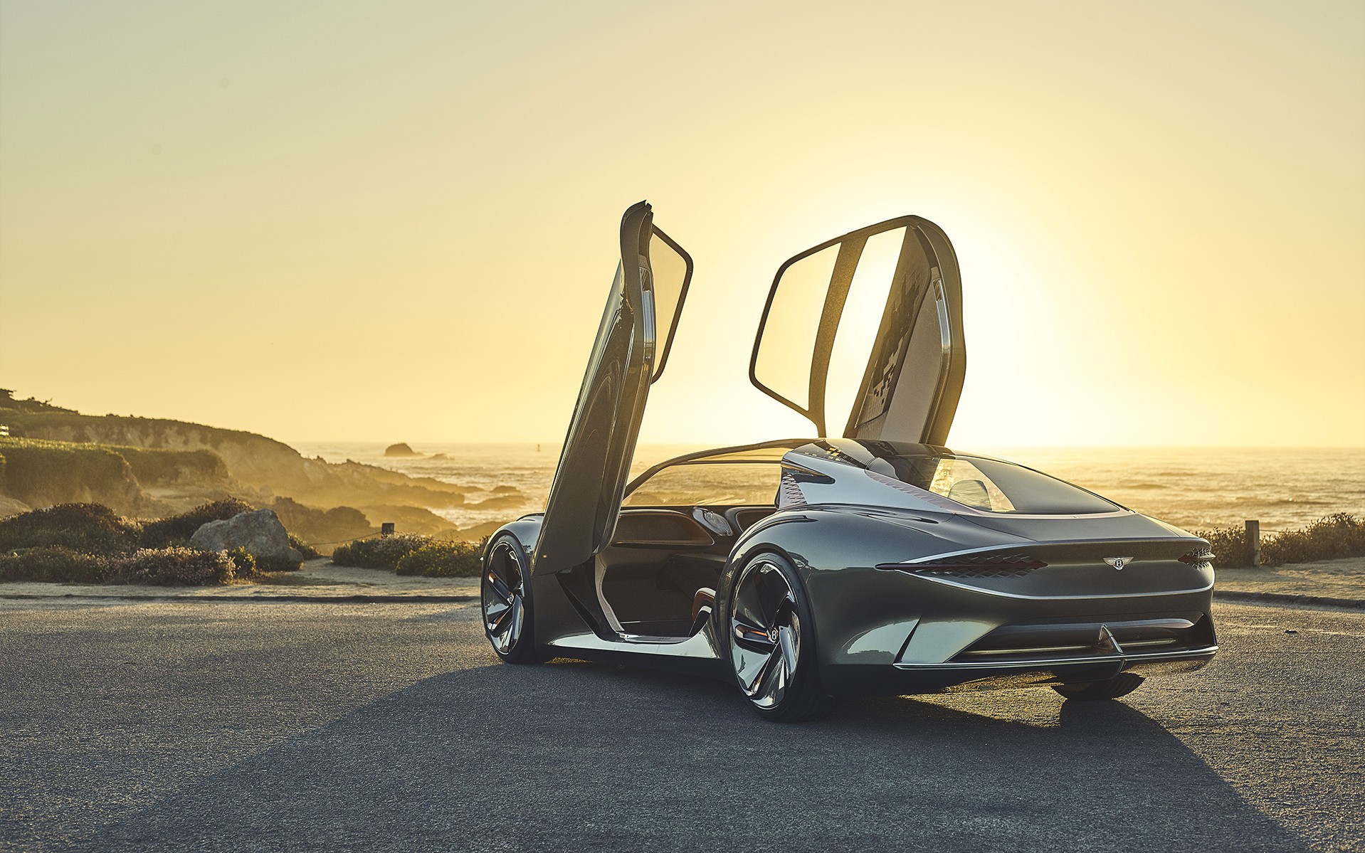 Καθηλωτικές φωτογραφίες της πρωτότυπης Bentley EXP 100 GT