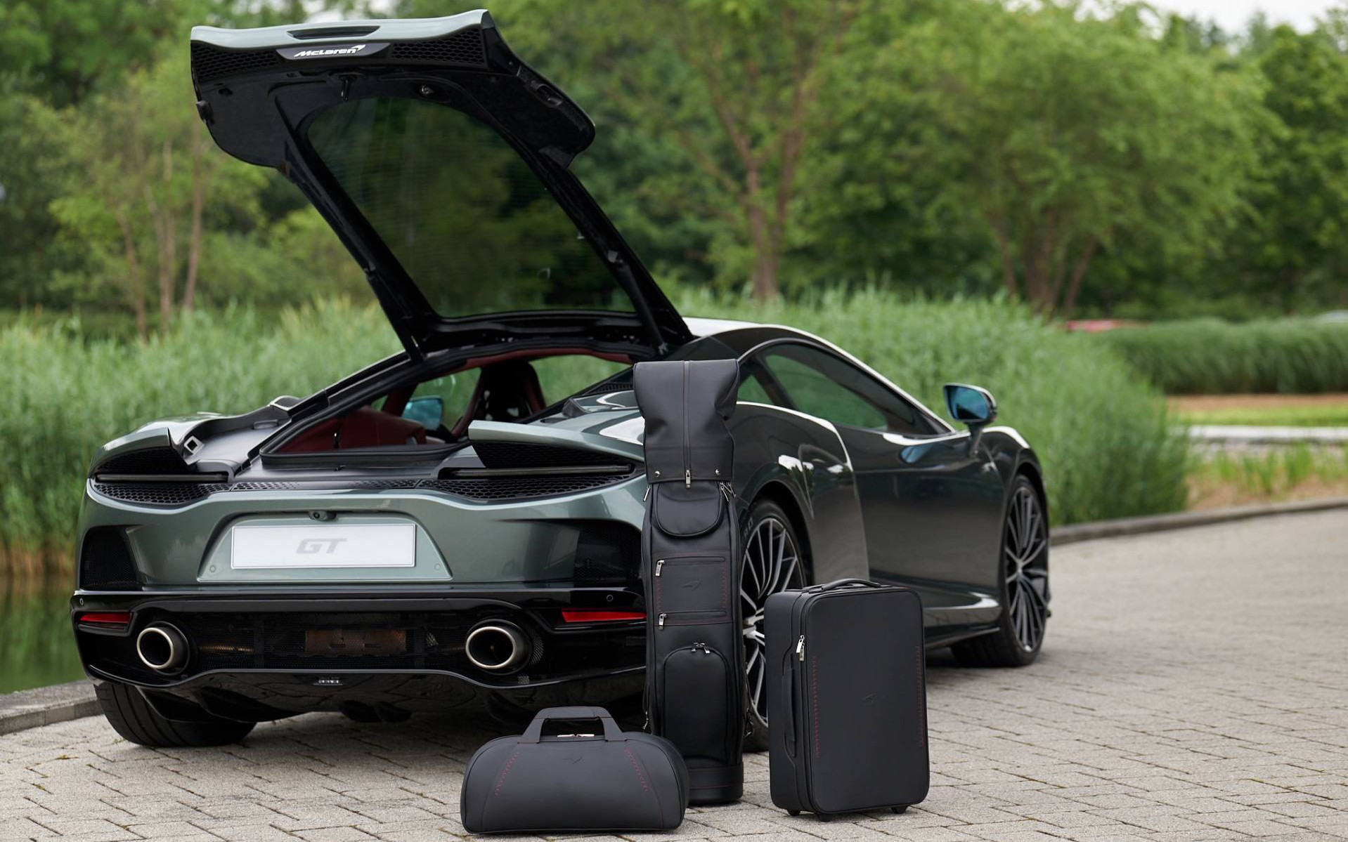 Βαλίτσες 12.600 ευρώ για τη McLaren GT