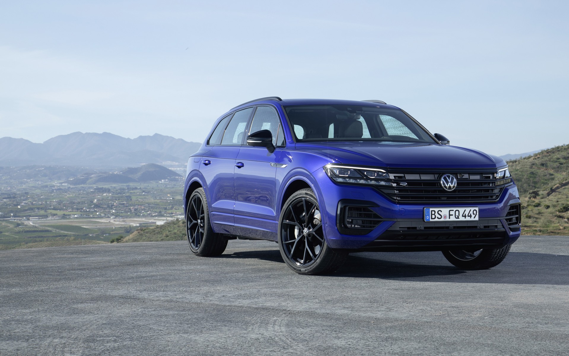 Volkswagen Touareg R: HOT SUV με 462 ίππους!