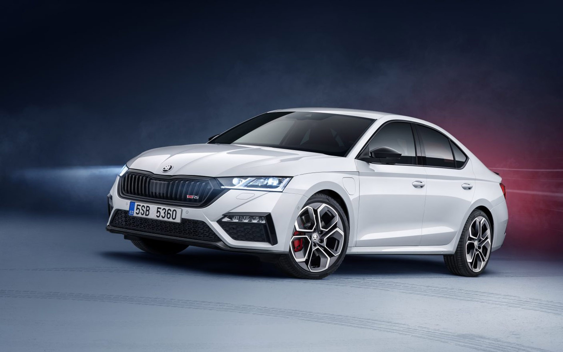 Η νέα Octavia RS: Με 245 PS και 0 κατανάλωση για έως 60 km!