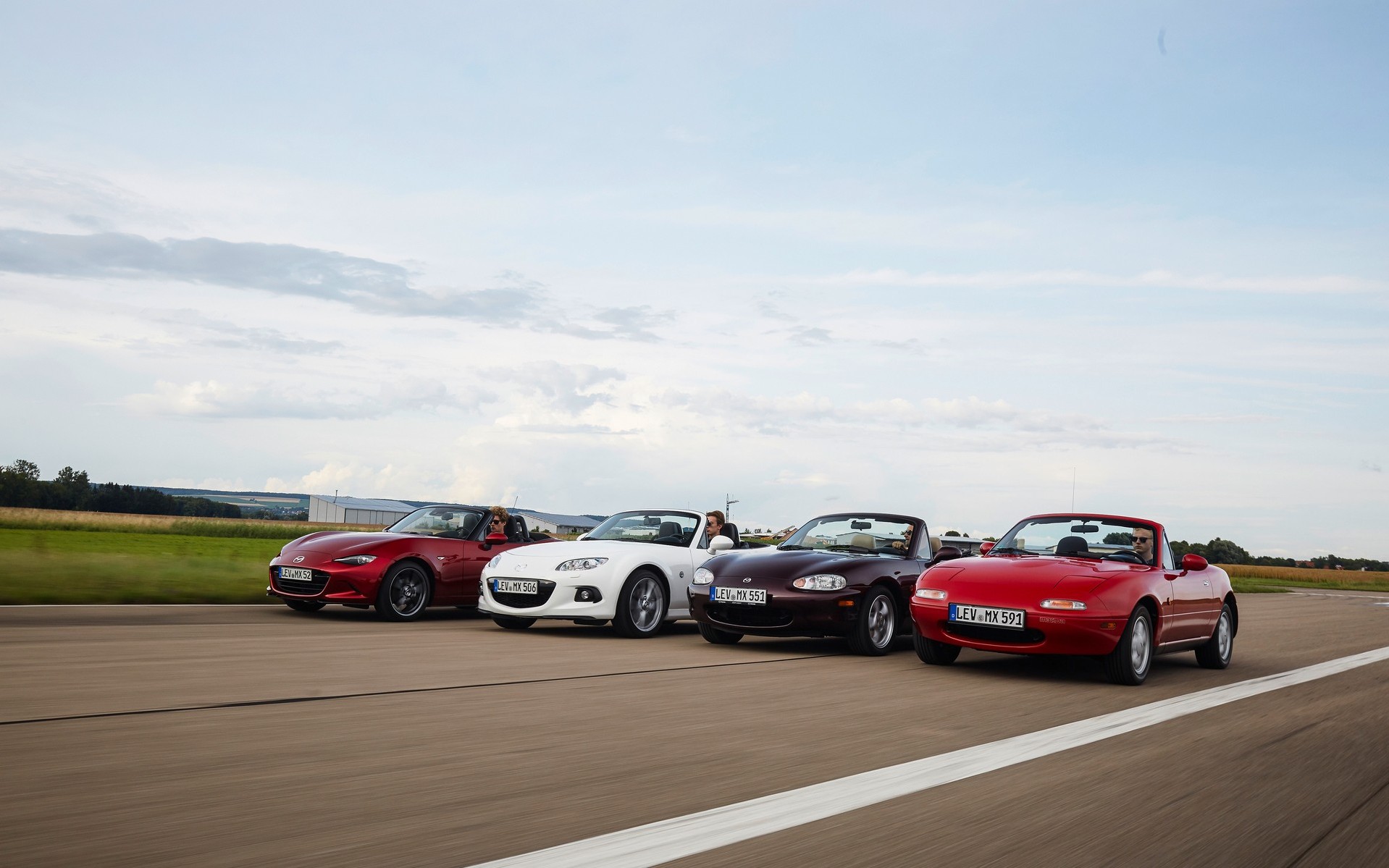 Αφιέρωμα Mazda MX-5: Τέσσερις γενιές Jinba-Ittai