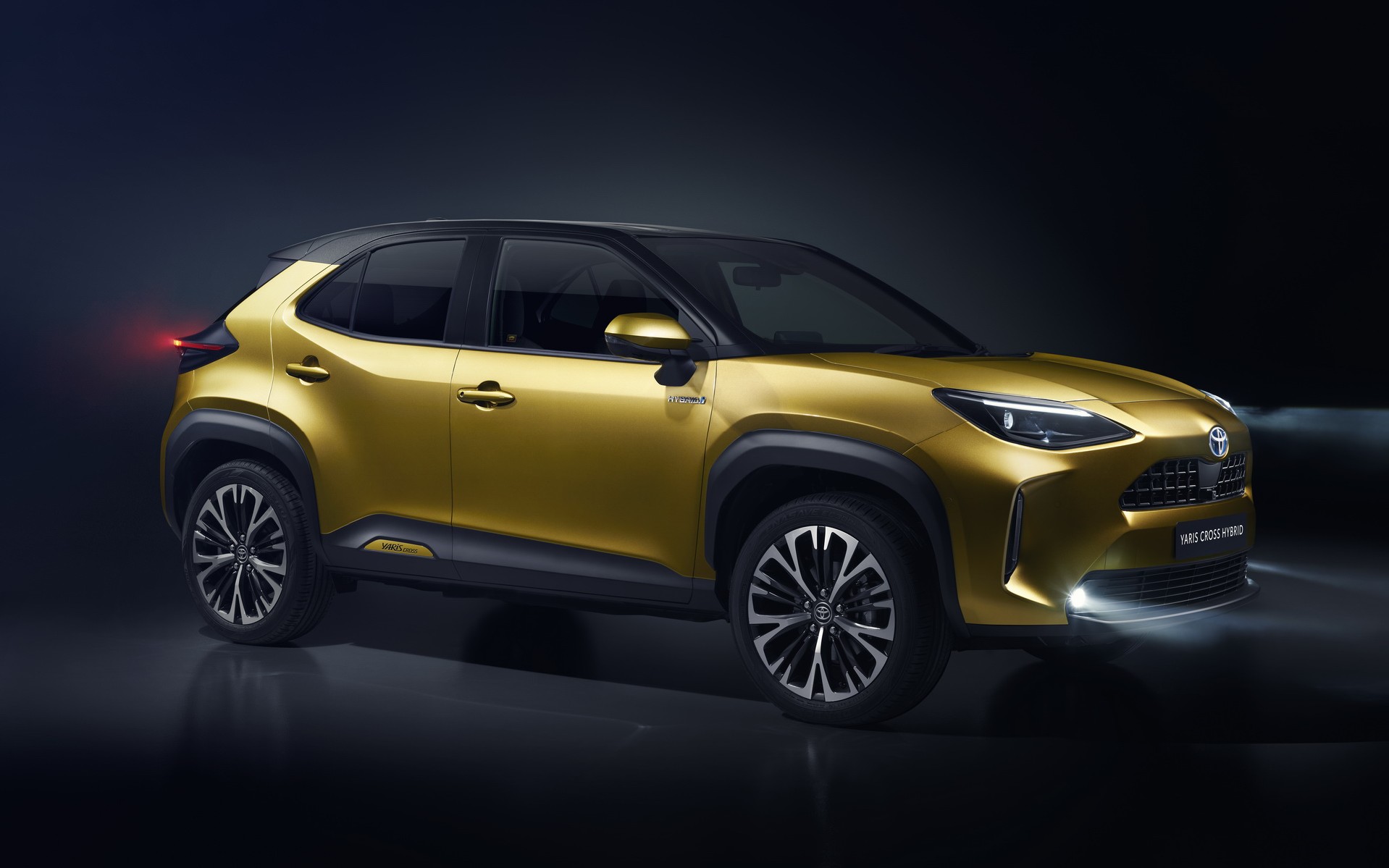 Αυτό είναι το Toyota Yaris Cross - Υβριδικό και τετρακίνητο μικρό SUV