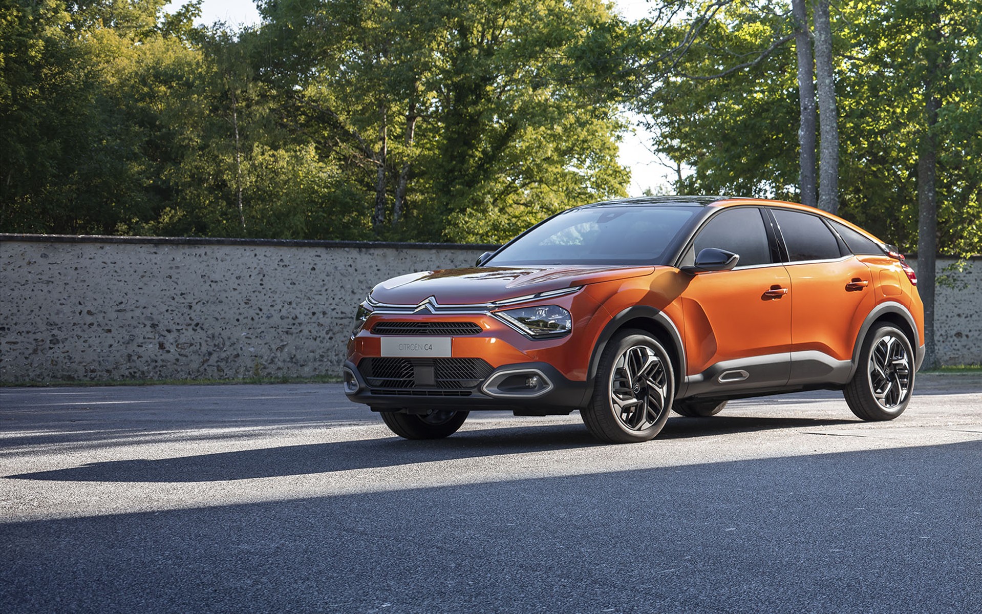 Το νέο Citroen C4: Και όμορφο και ηλεκτρικό (video)