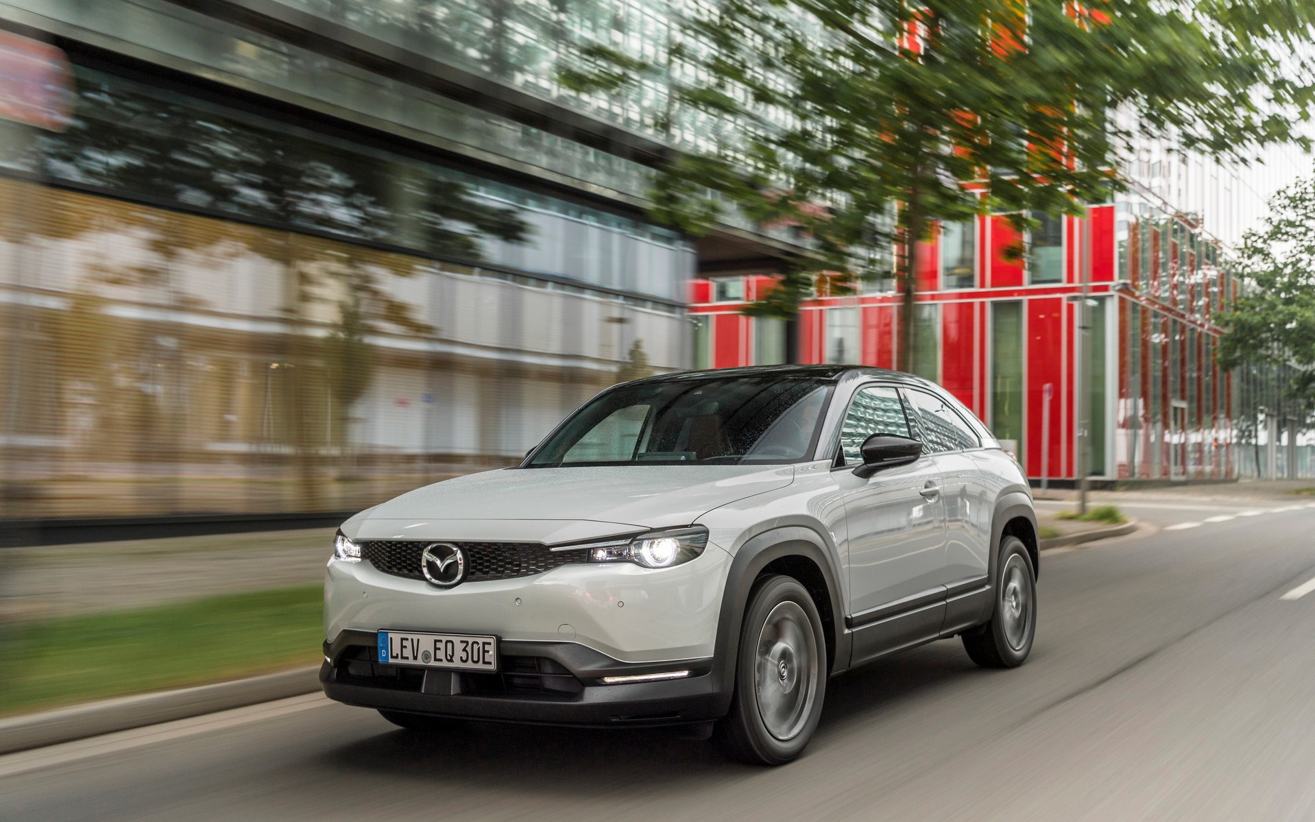 Ο λόγος που η Mazda χρησιμοποιεί μικρή μπαταρία στο MX-30