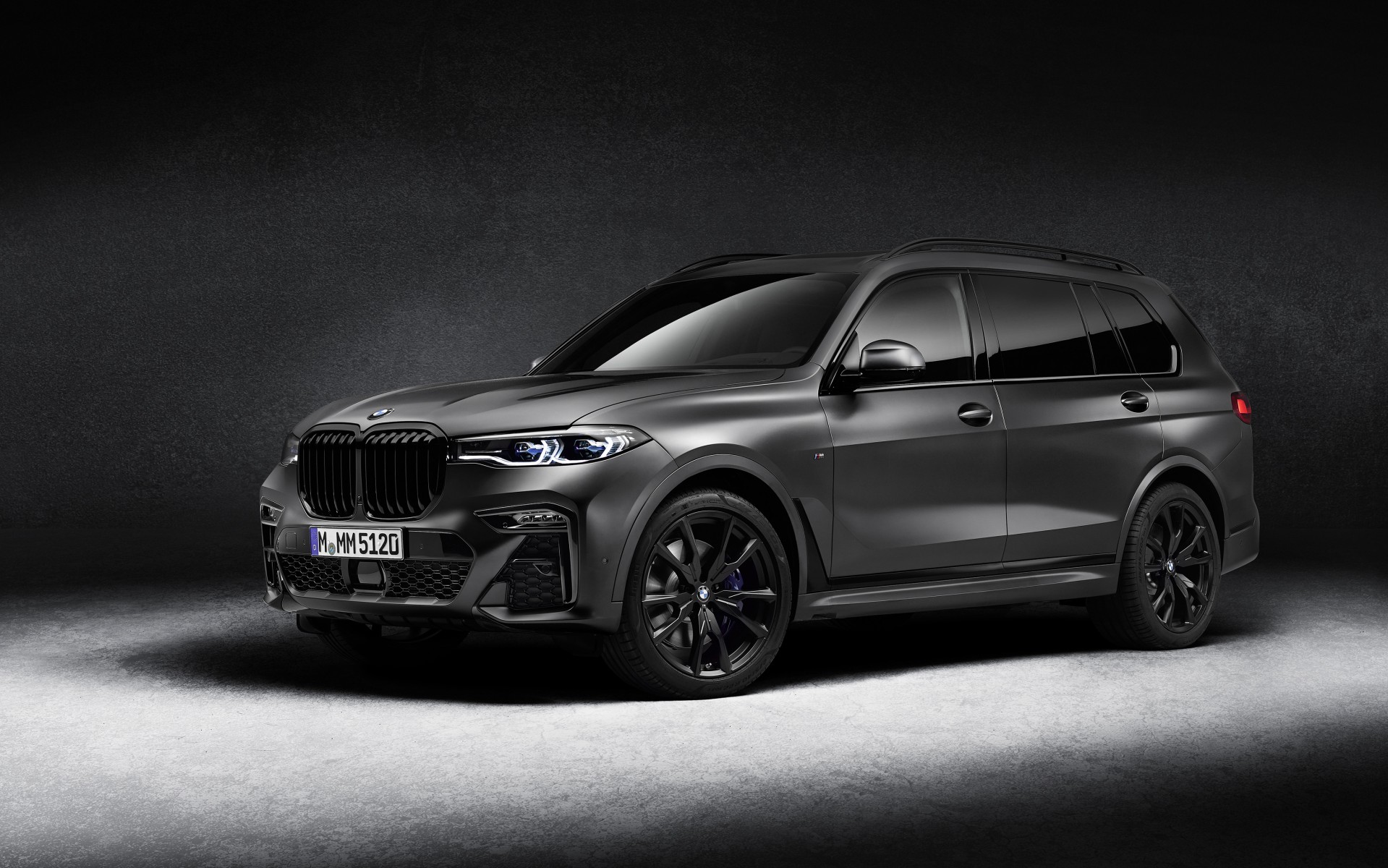 Ακόμα πιο επιβλητική η BMW X7 στην έκδοση Dark Shadow