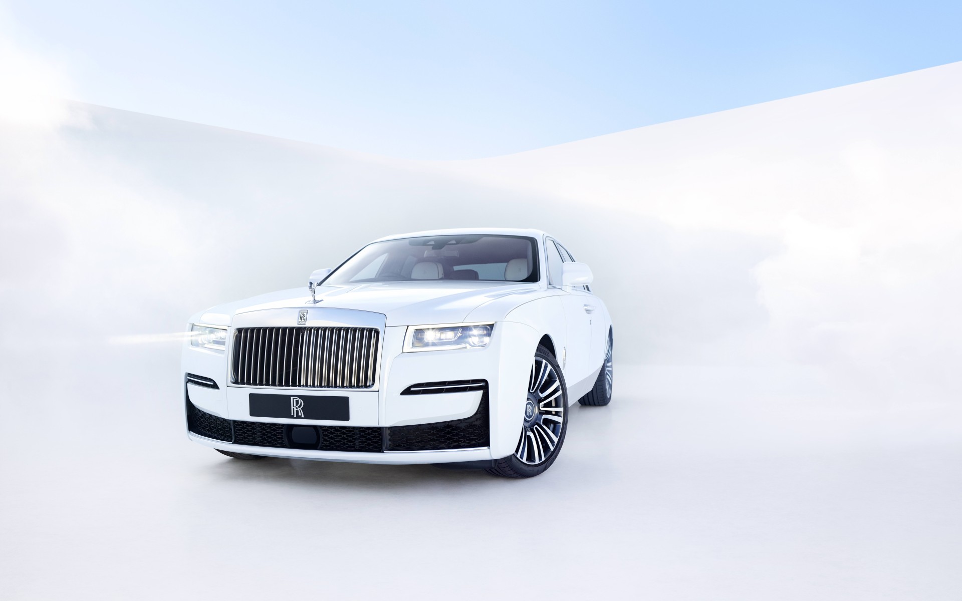 Νέα Rolls-Royce Ghost: “Φαντασμα – γορική” (Video)