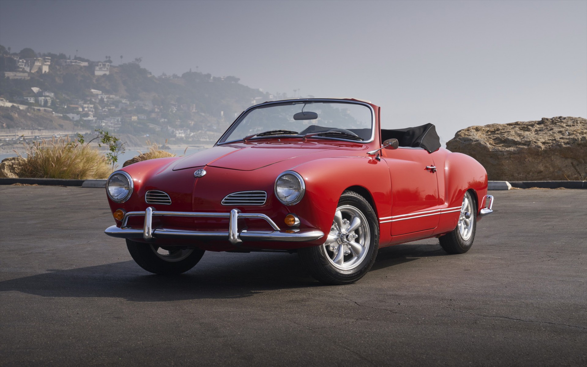 Ευχόμαστε “Χρόνια Πολλά” στο πολυπολιτισμικό Volkswagen Karmann Ghia!