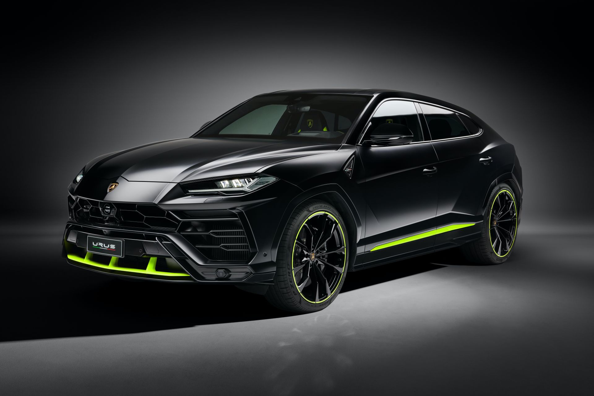 Αυτή είναι η εντυπωσιακή Lamborghini Urus Graphite Capsule