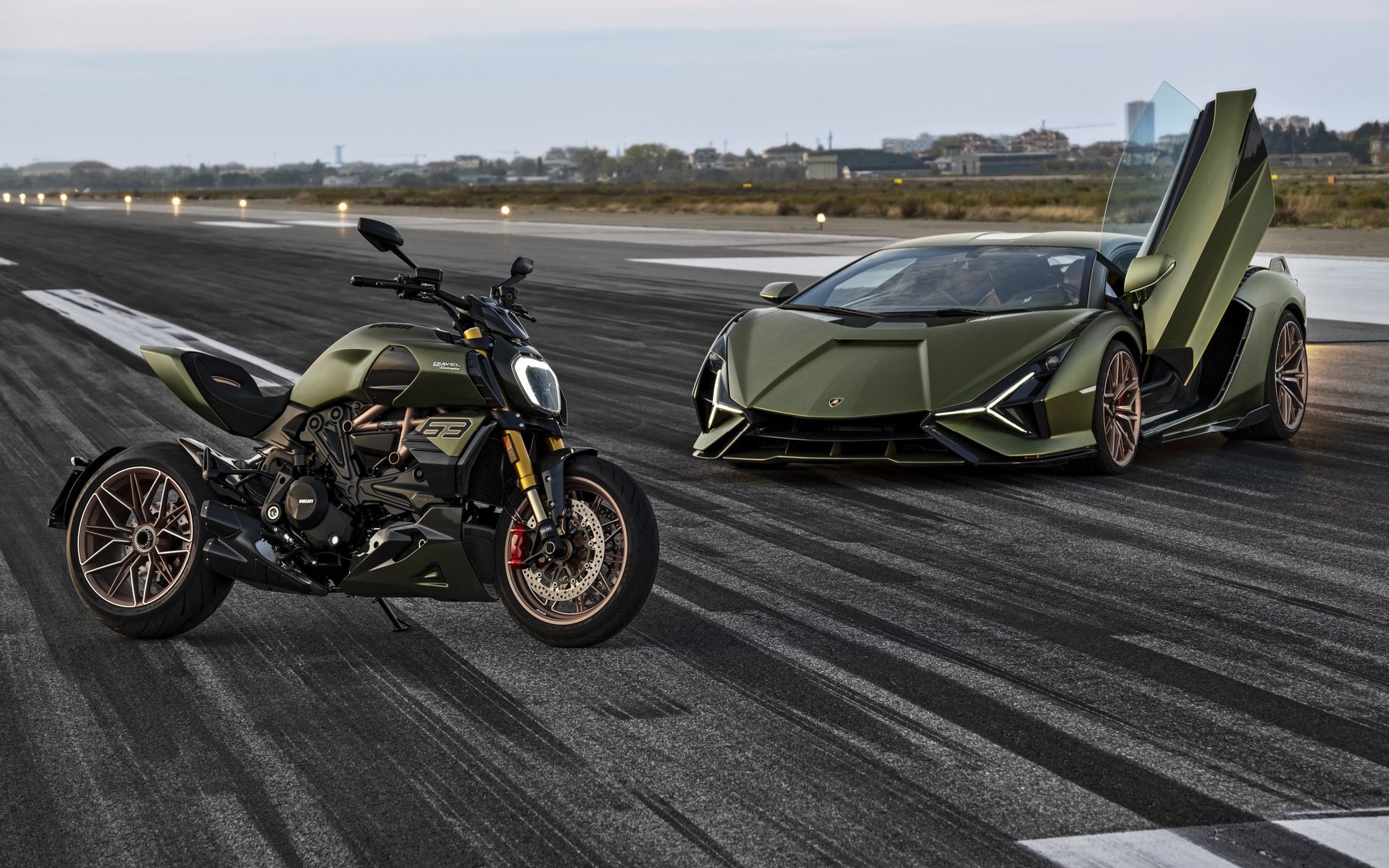 Mία Ducati με γονίδια από Lamborghini