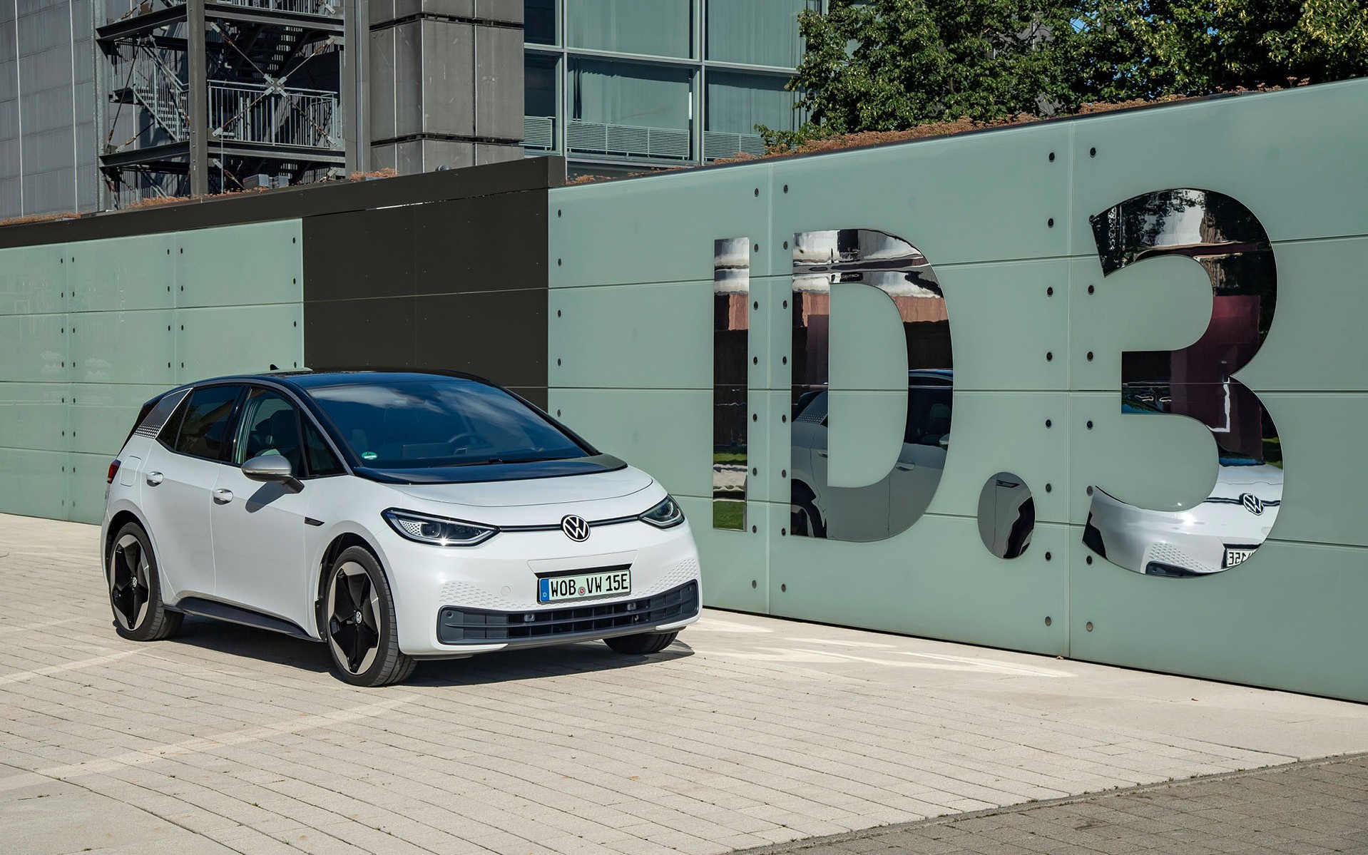 Πόσα εξηλεκτρισμένα αυτοκίνητα πούλησε ο Όμιλος Volkswagen το 2020;