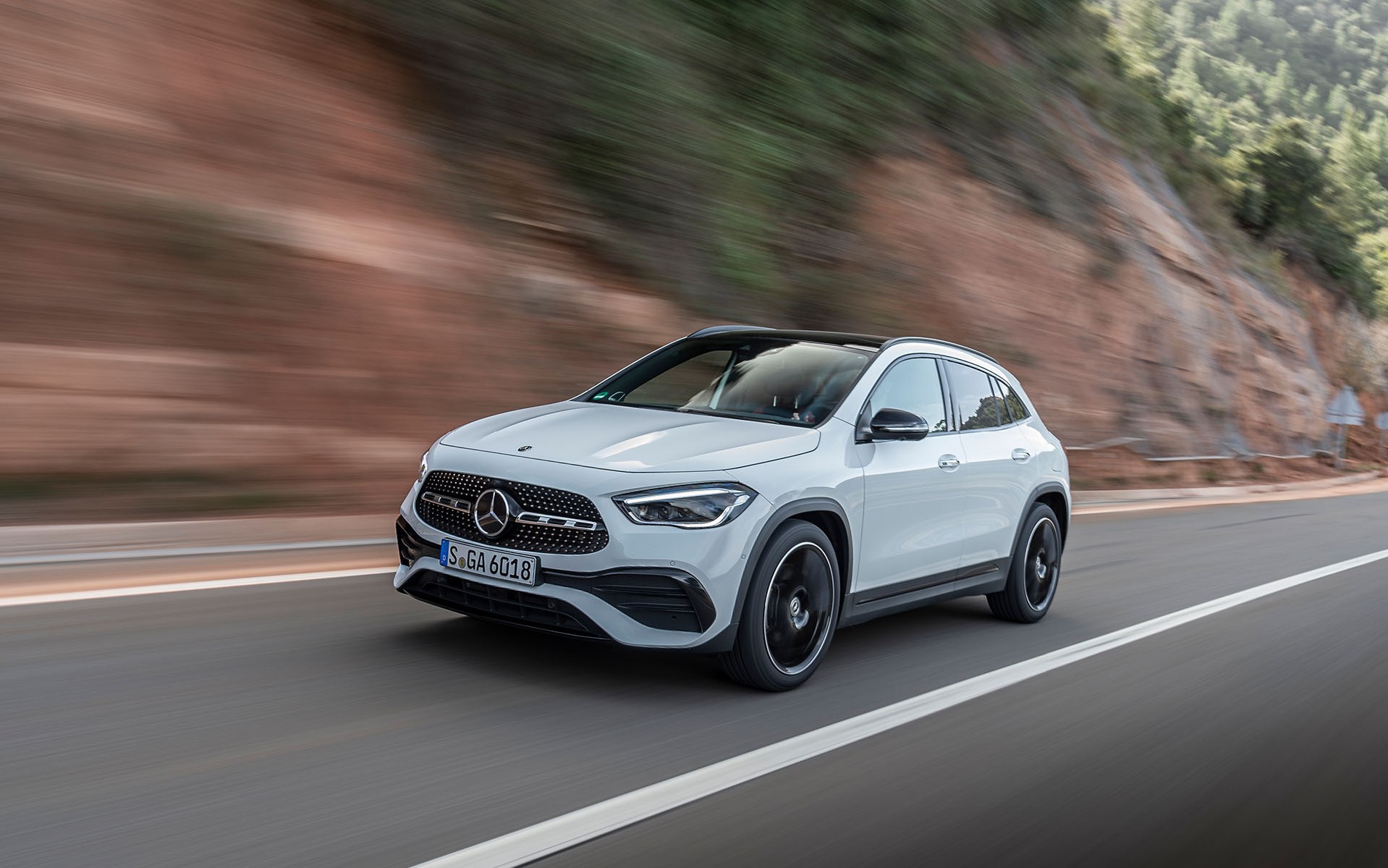 Δοκιμή: Mercedes-Benz GLA 250 e - Πανίσχυρη και οικονομική