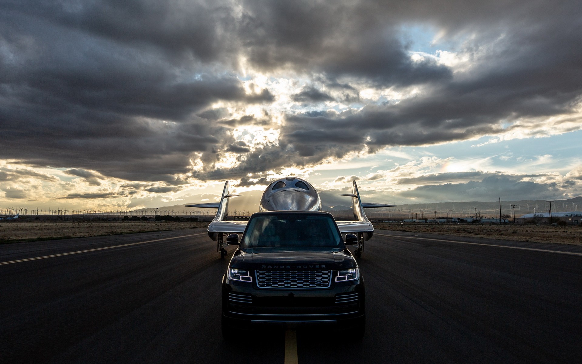 To Range Rover Astronaut Edition μάς αποκαλύπτει το νέο διαστημόπλοιο της Virgin Galactic