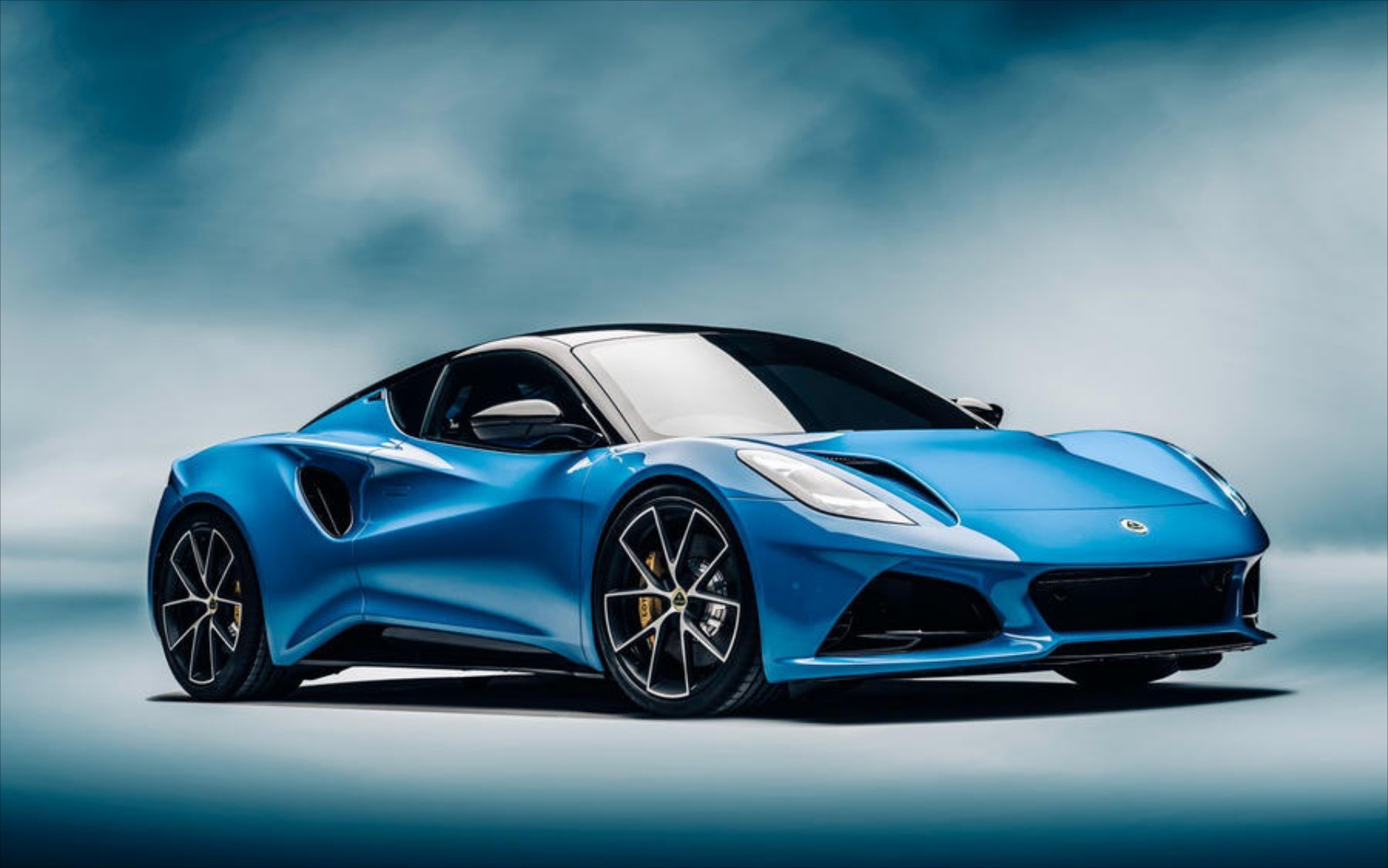 Emira: Η πιο πολιτισμένη Lotus έρχεται με κινητήρες AMG & Toyota