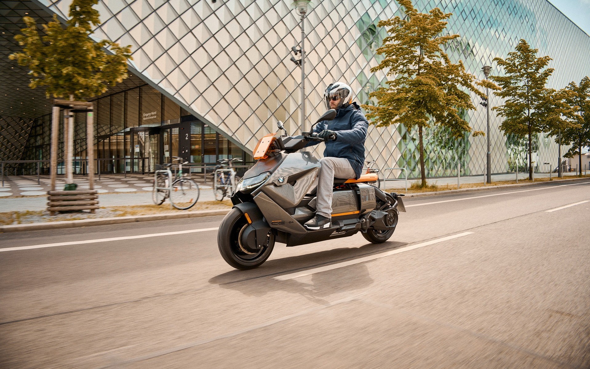 Νέο ηλεκτρικό μοντέλο της BMW από 9.950 ευρώ και με 130 Km αυτονομία