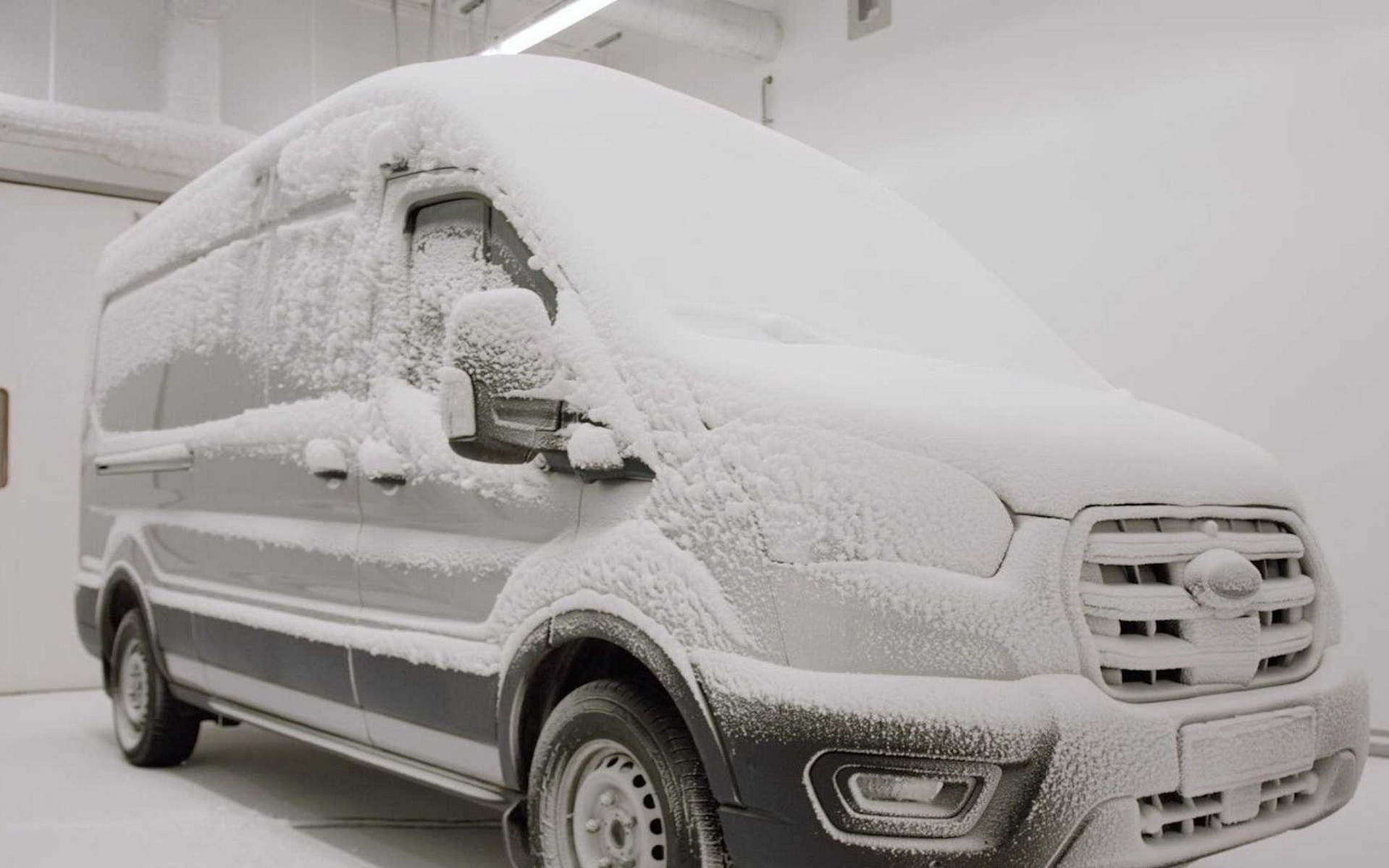 Ford E- Transit: Δείτε το video με τα βασανιστήρια που περνάει το ηλεκτρικό van στις δοκιμές εξέλιξης