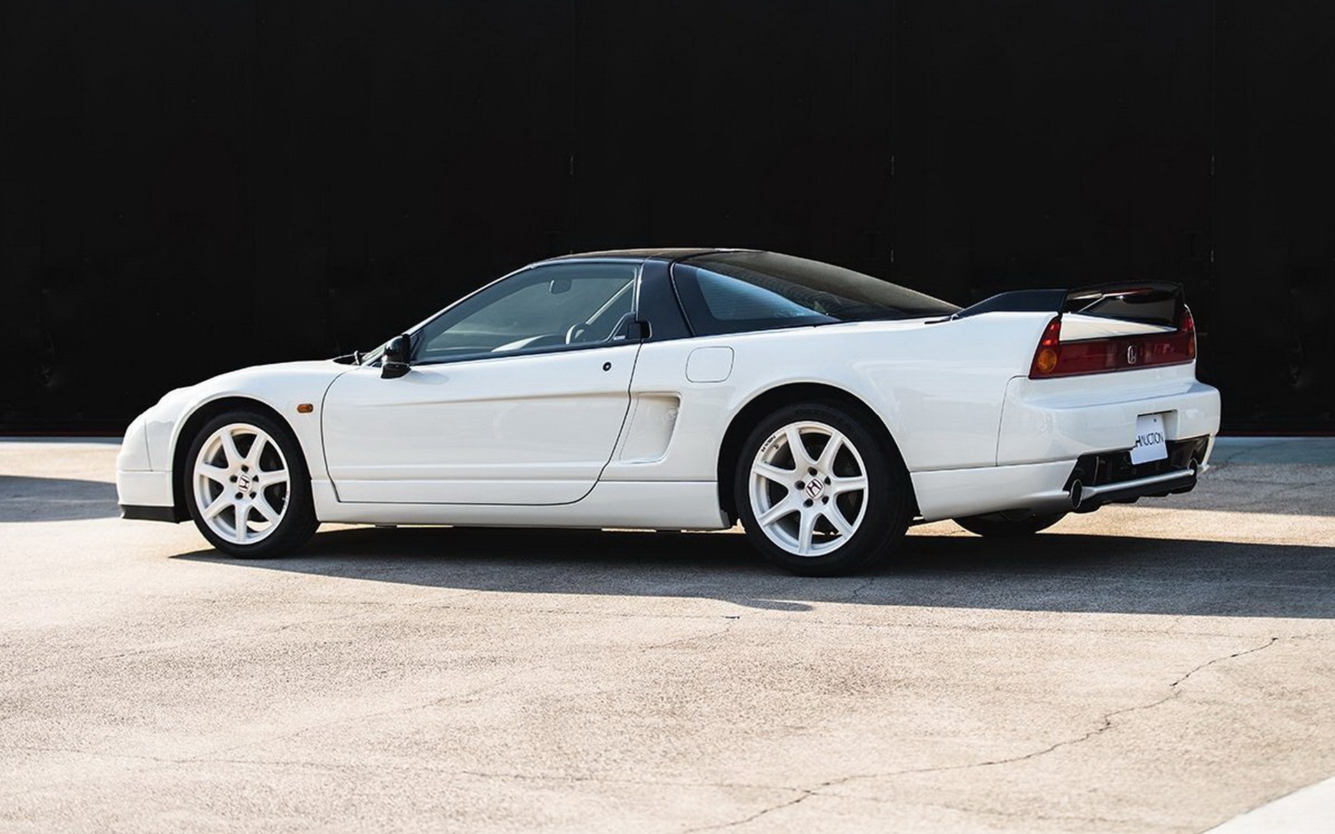 Ένα από τα μόλις 140 NSX-R που δημιουργήθηκαν ποτέ τώρα μπορεί να γίνει δικό σου!