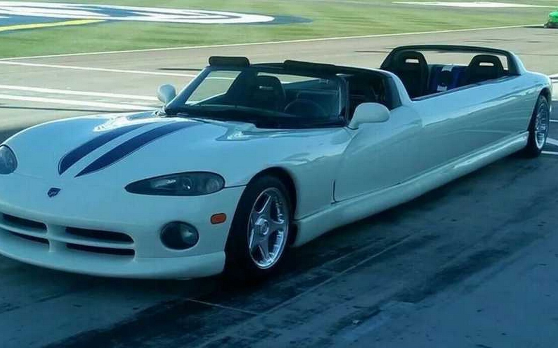Dodge Viper: Τώρα και σε Limo! Τι άλλο θα δούμε;