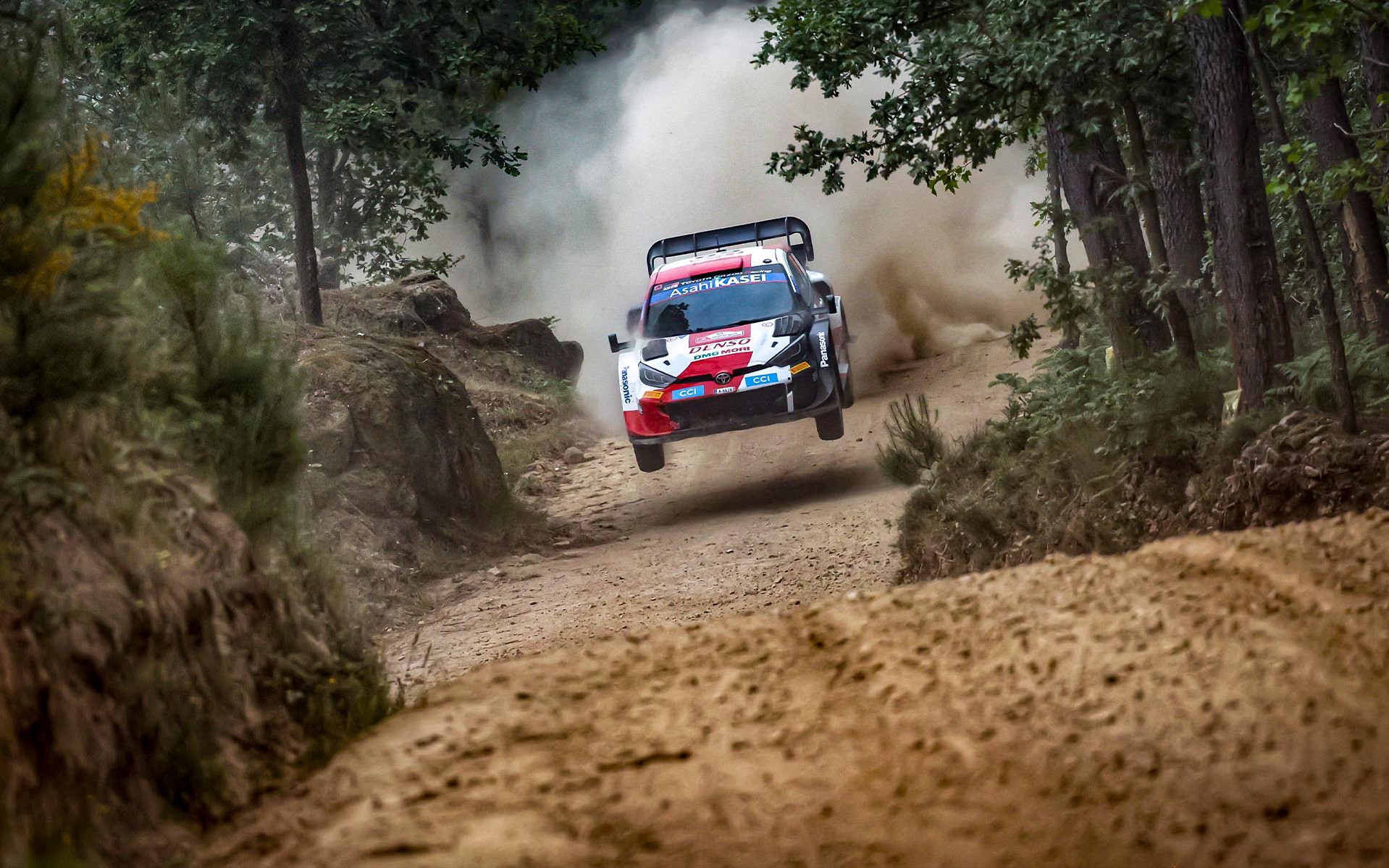 Υβριδική τεχνολογία στο WRC;