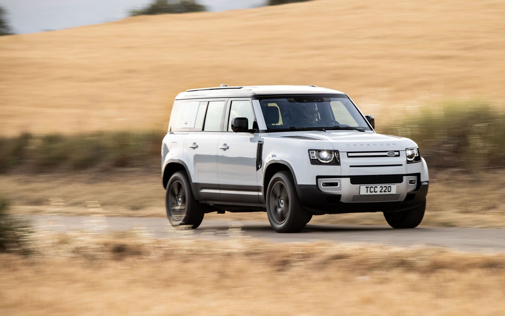 Δοκιμή Land Rover Defender 110 P400e 404 PS: Ένστικτο επιβίωσης