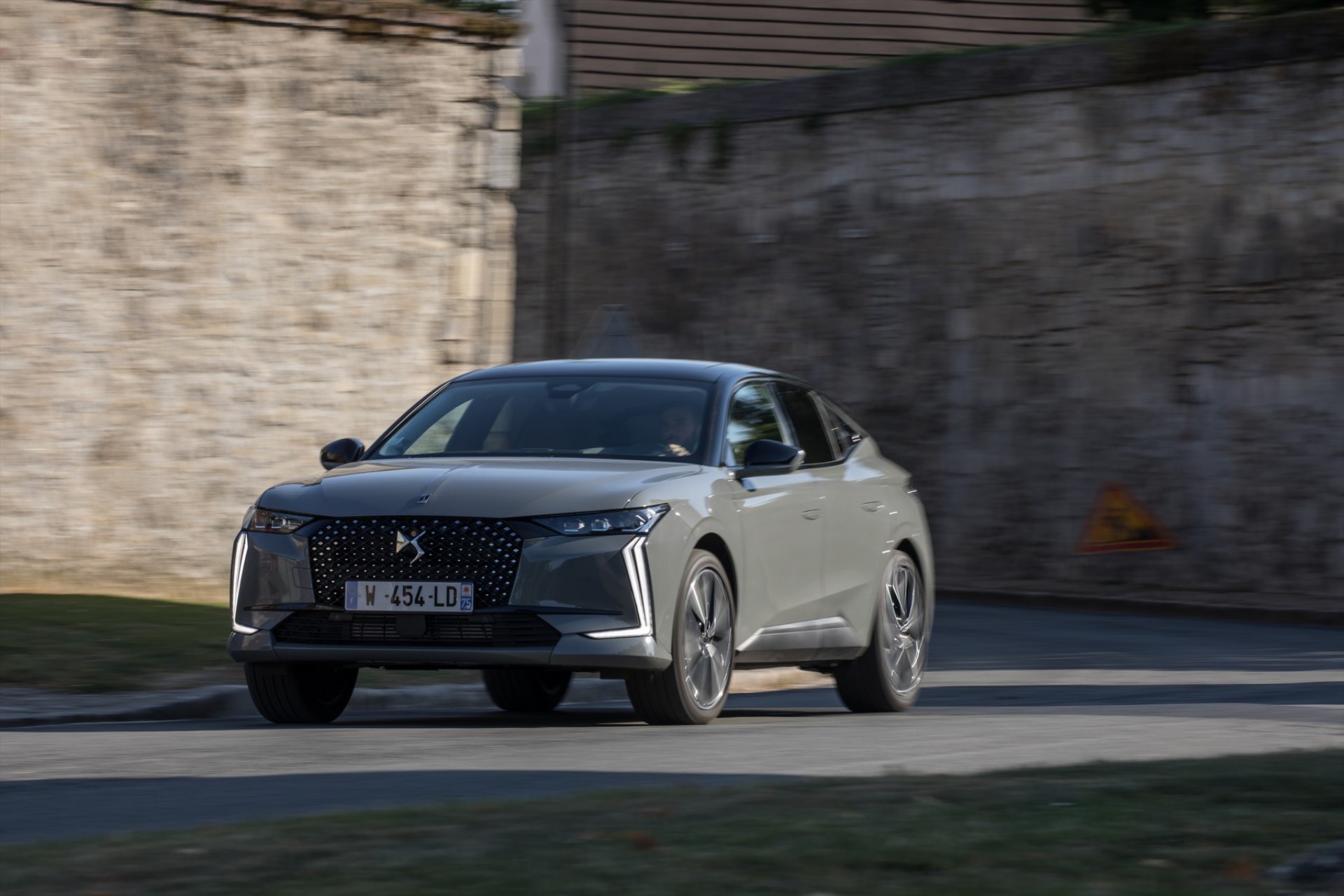 Δοκιμή DS 4 1.5 BlueHDi 130 EAT8: Το ιδανικό crossover