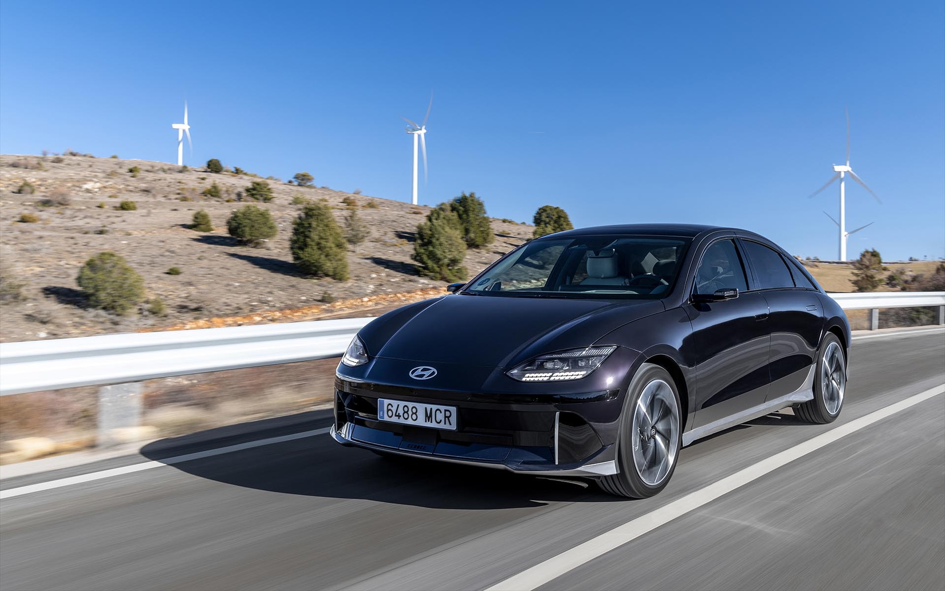 Οδηγούμε το Hyundai Ioniq 6: Εκκεντρικό και αντί-Tesla