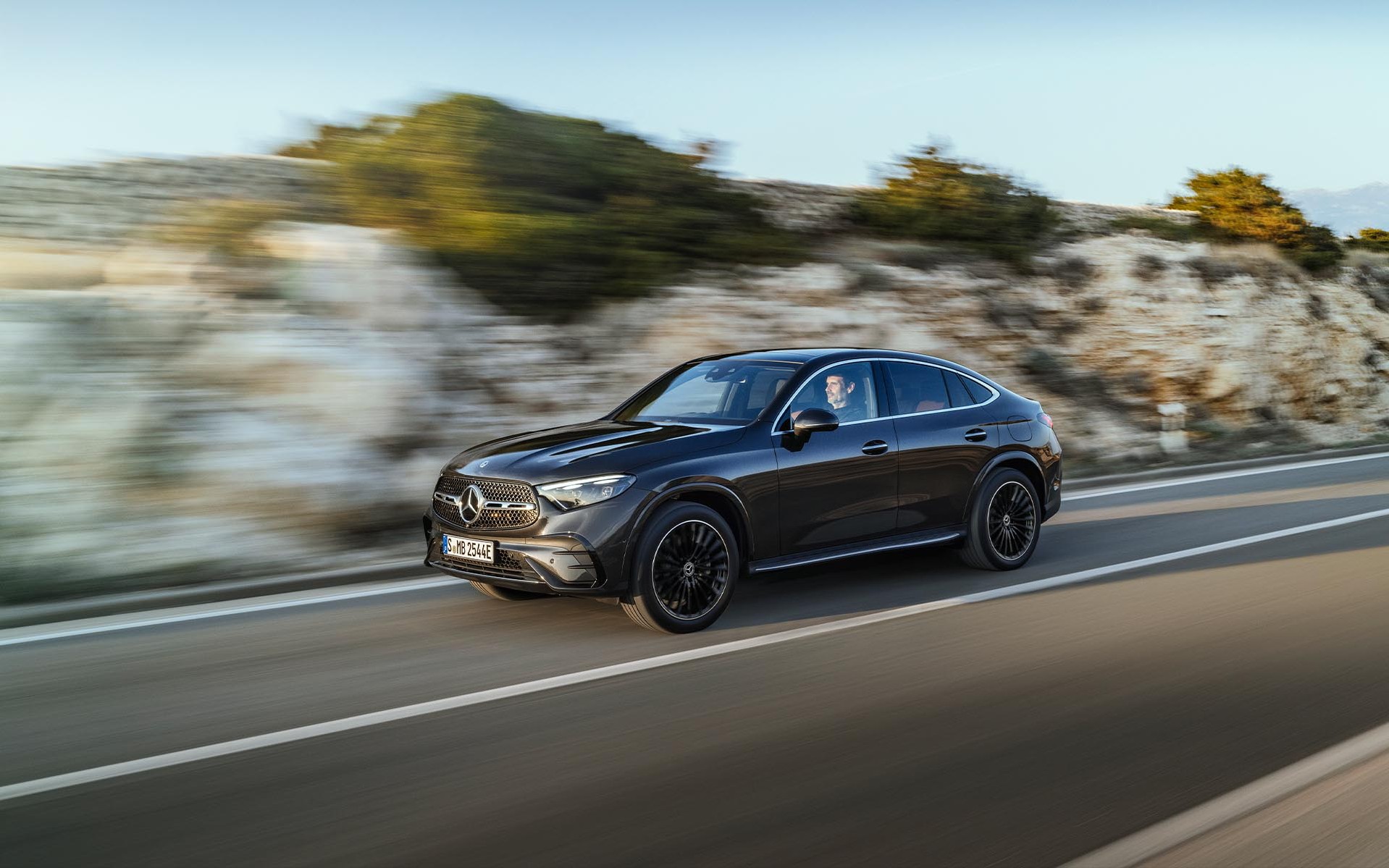 Νέα Mercedes-Benz GLC Coupe: Η σπορ εκδοχή του πολυτελούς SUV