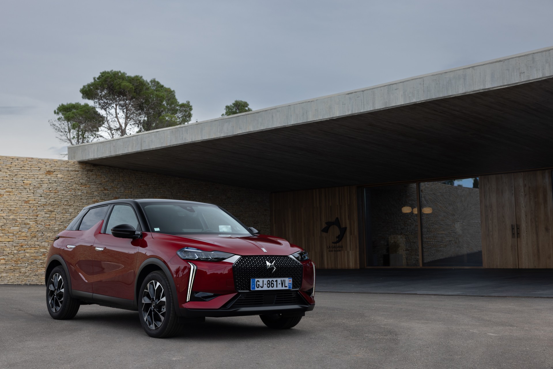 <br />
<b>Notice</b>:  Undefined property: stdClass::$title in <b>/home/www3gocar/public_html/templates/t2024/ice_c/9a1326b63621589c2d0ae49576f7df8a09573c42_0.file.box.featured.tpl.php</b> on line <b>89</b><br />
