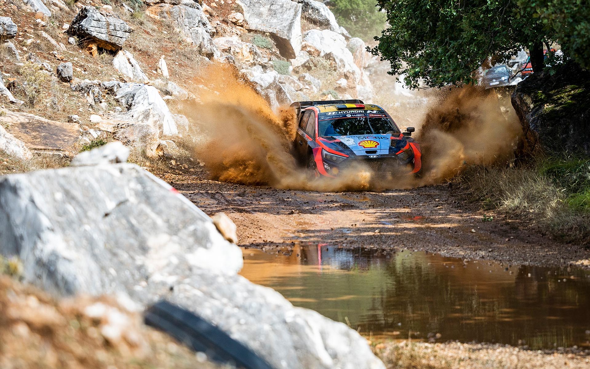 ΕΚΟ Ράλλυ Ακρόπολις: Ο Thierry Neuville στην κορυφή μετά την πρώτη ημέρα