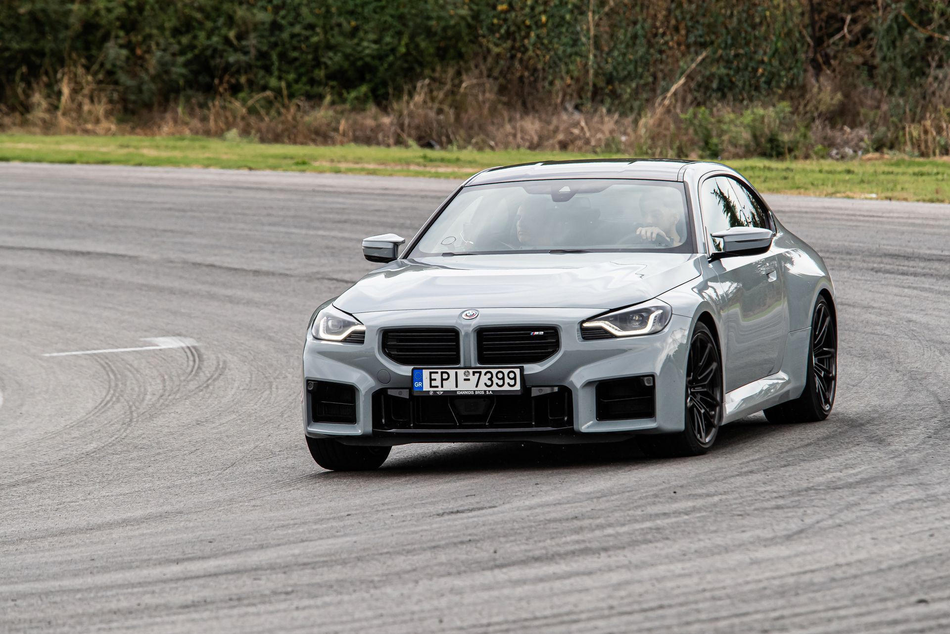 Οδηγούμε BMW M2 στην πίστα των Σερρών