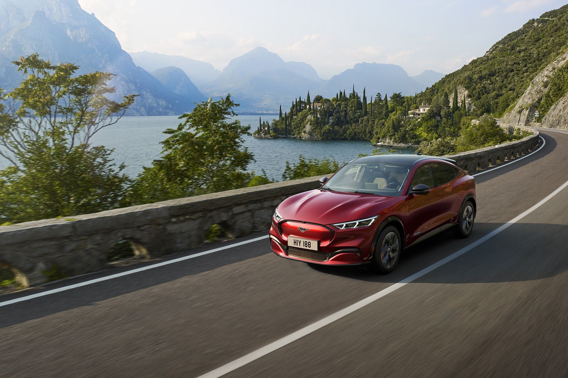 Ford Mustang Mach-E: Καθρέφτης στην εξέλιξη